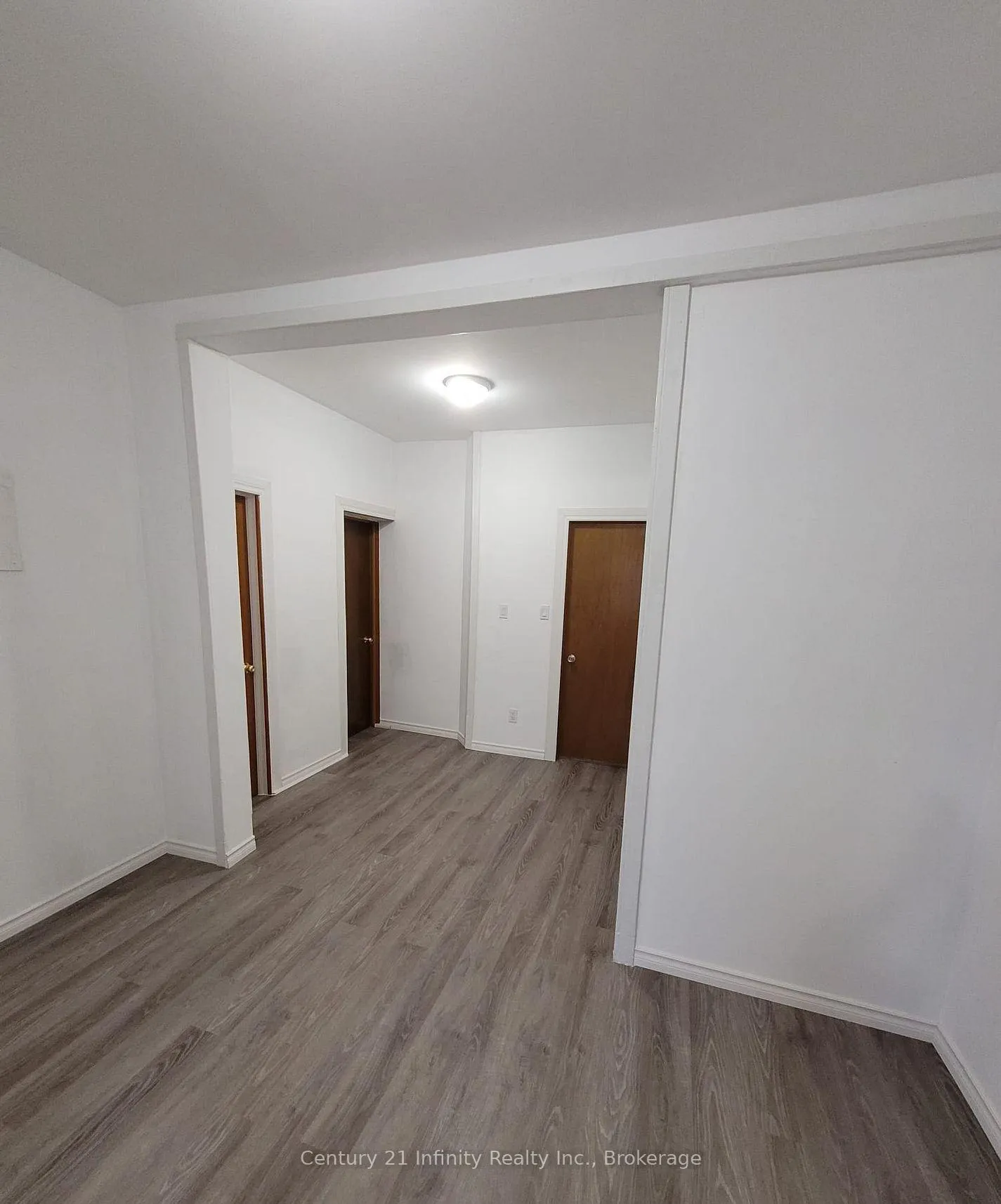 Photo 2 of Unit B, 555 Ritson Road, Oshawa, Central — HOMEH