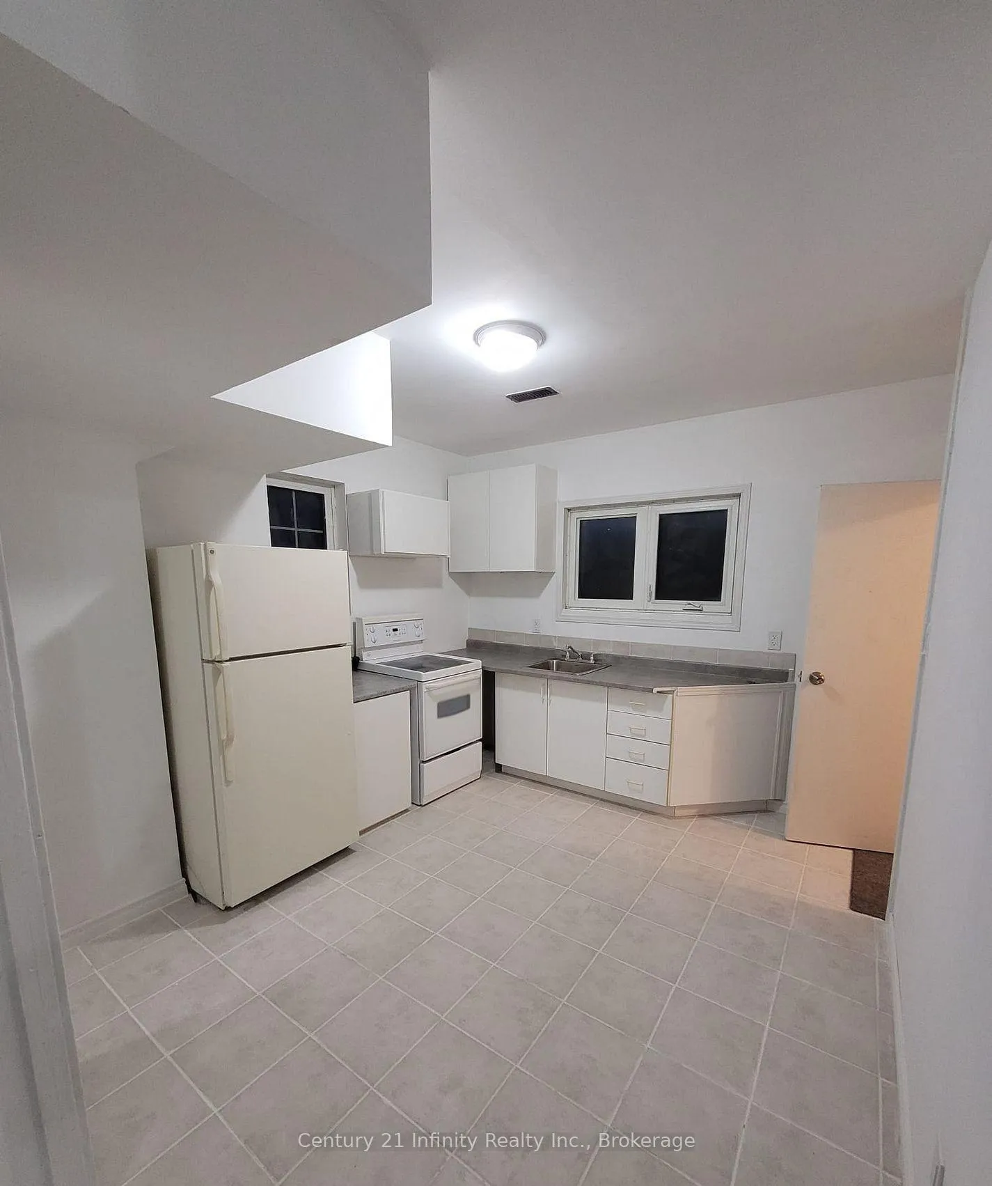 Photo 4 of Unit B, 555 Ritson Road, Oshawa, Central — HOMEH