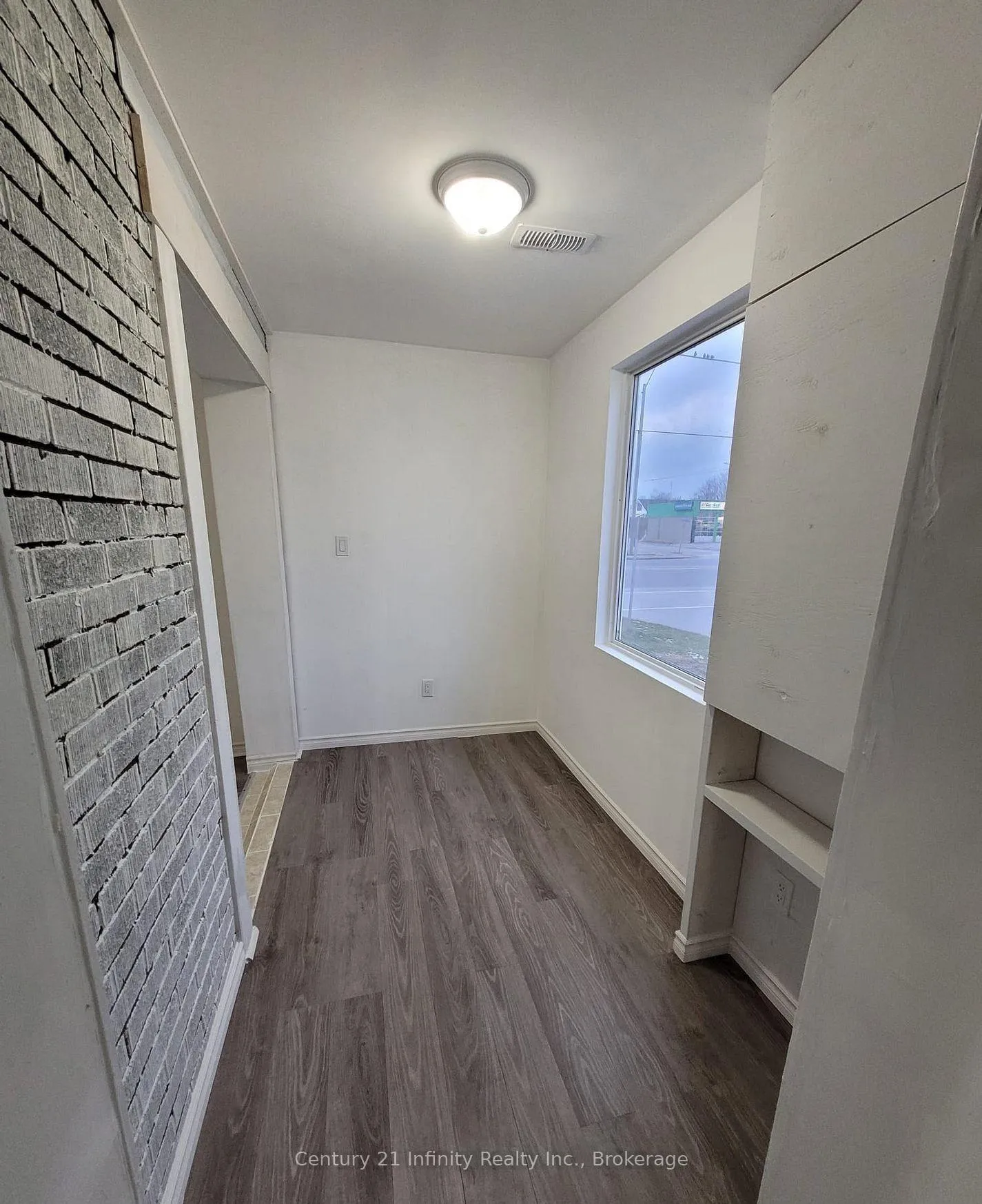 Photo 5 of Unit B, 555 Ritson Road, Oshawa, Central — HOMEH