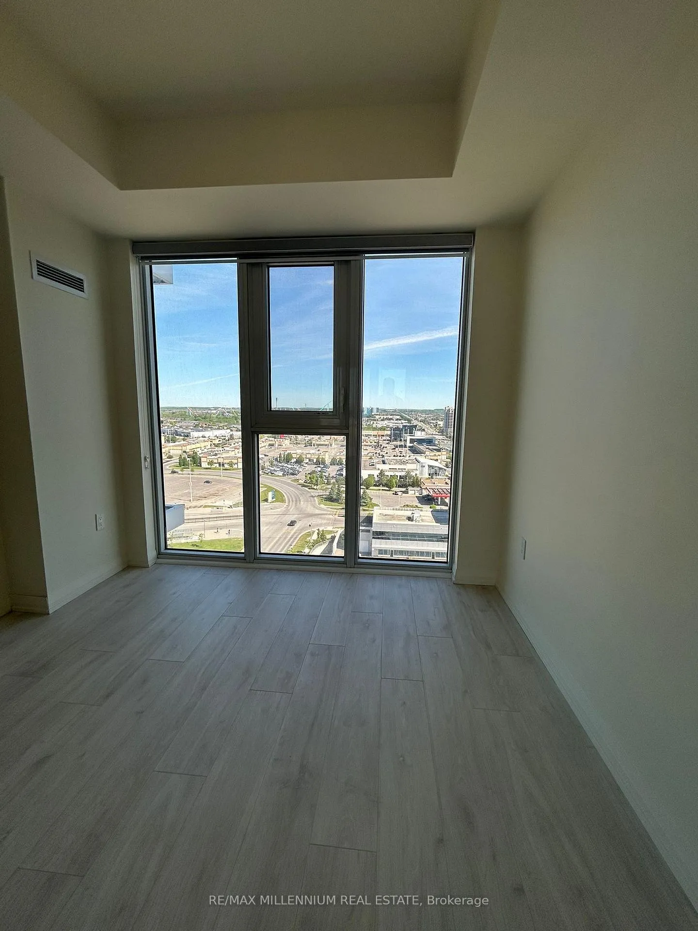Photo 10 of Unit 1422, 9000 Jane Street, Vaughan, Vellore Village — HOMEH