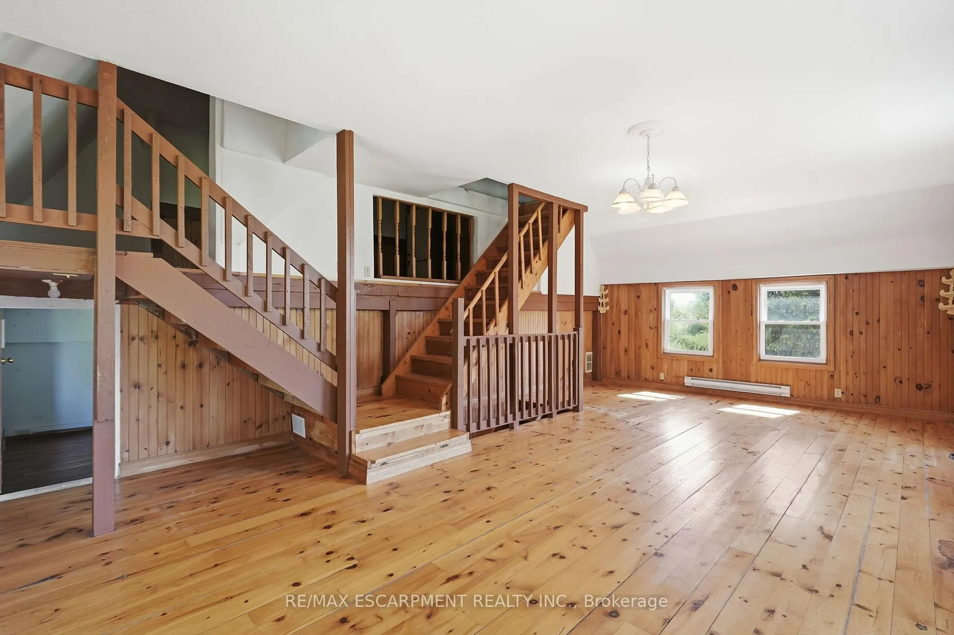 Photo 8 of 2069 Lakeshore Road, Haldimand — HOMEH