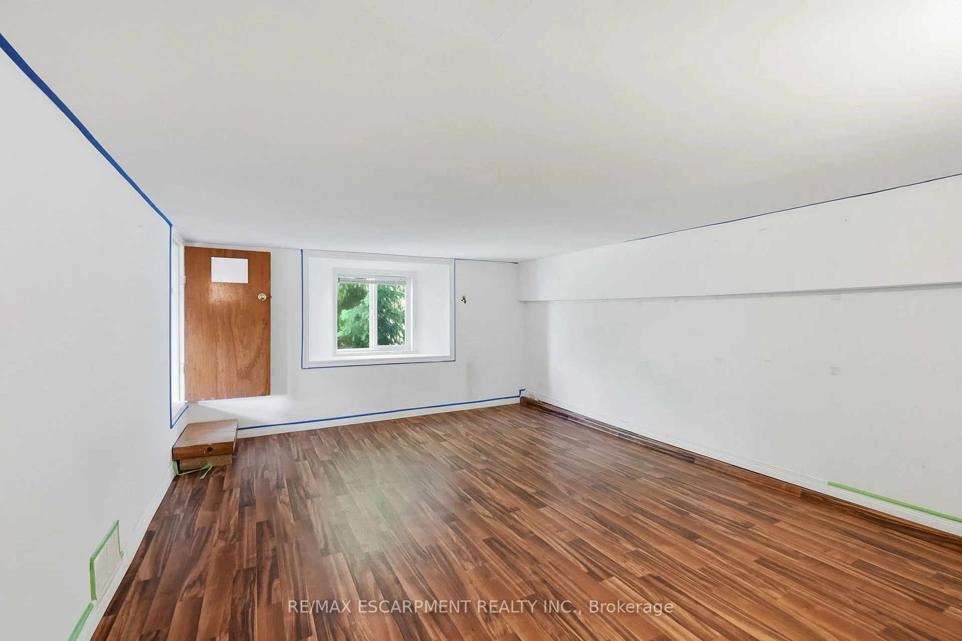 Photo 14 of 2069 Lakeshore Road, Haldimand — HOMEH