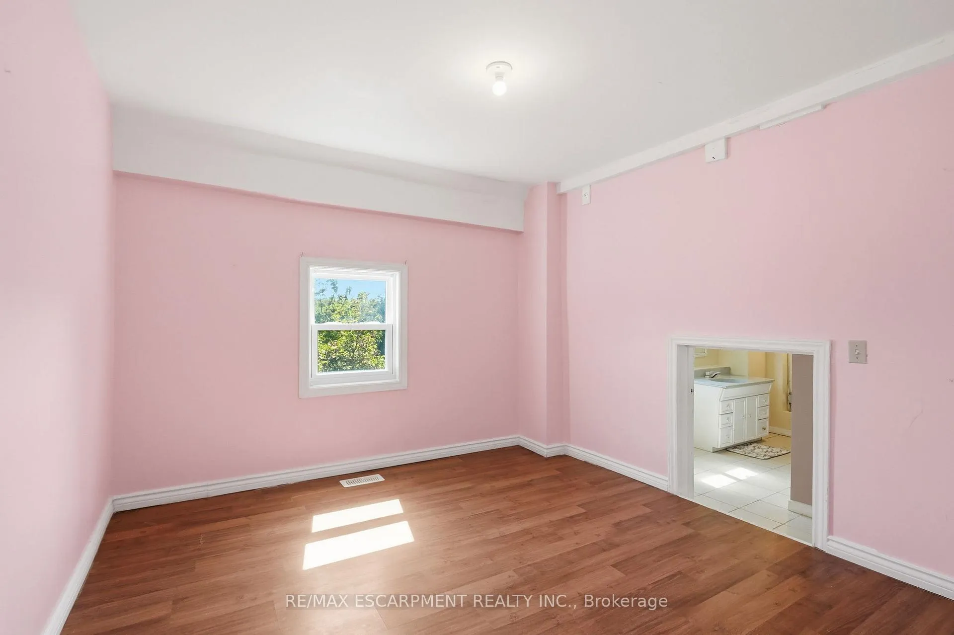 Photo 15 of 2069 Lakeshore Road, Haldimand — HOMEH