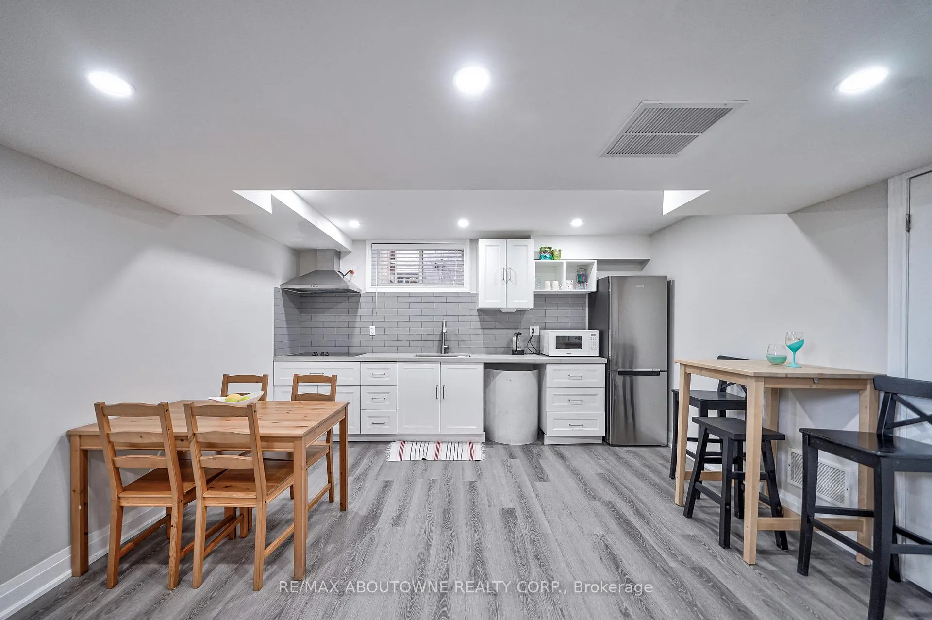 Photo 5 of Unit Lower, 195 Greti Drive, Hamilton, Rural Glanbrook — HOMEH