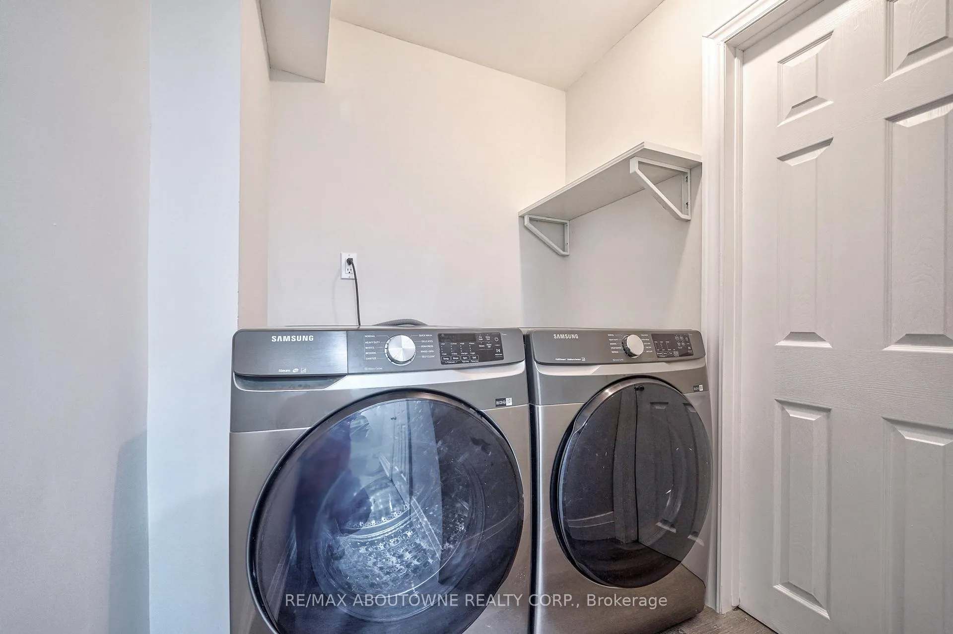 Photo 13 of Unit Lower, 195 Greti Drive, Hamilton, Rural Glanbrook — HOMEH