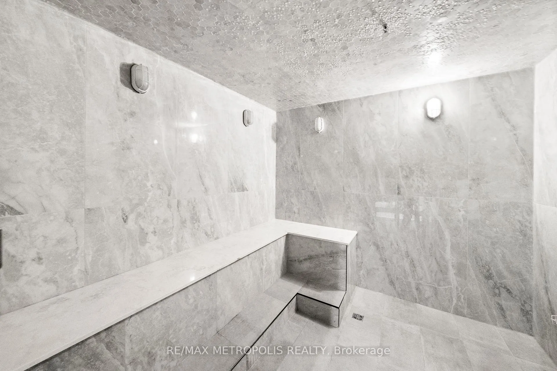 Photo 5 of Unit 1710, 1 Scott Street, Toronto, Waterfront Communities — HOMEH