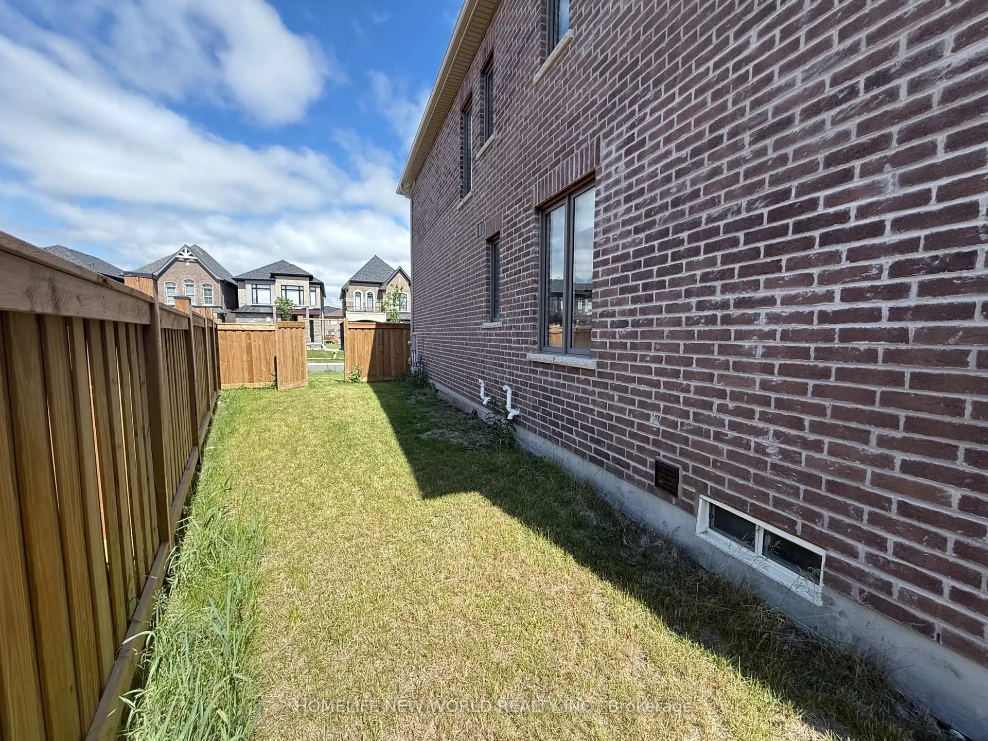 Photo 38 of 74 Fruitful Crescent, Whitby, Rural Whitby — HOMEH