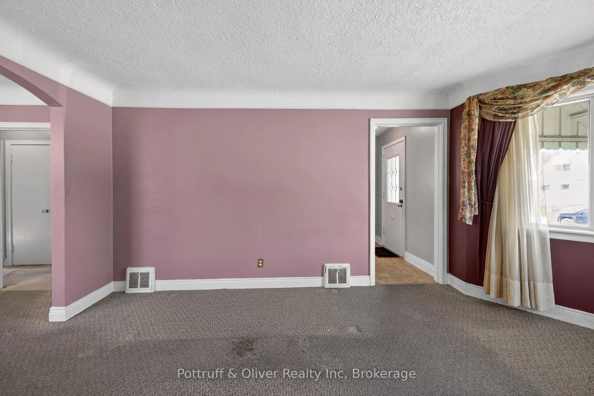 Photo 7 of 167 Taylor Avenue, Hamilton, Glenview — HOMEH