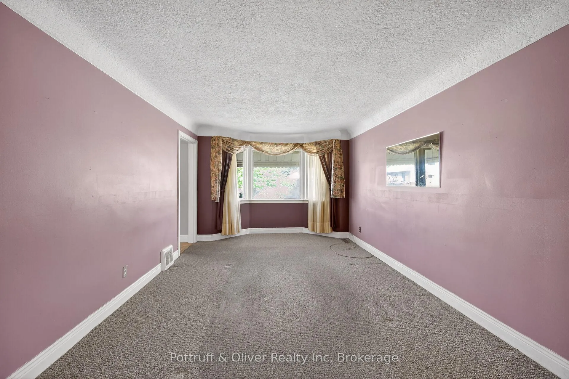 Photo 8 of 167 Taylor Avenue, Hamilton, Glenview — HOMEH