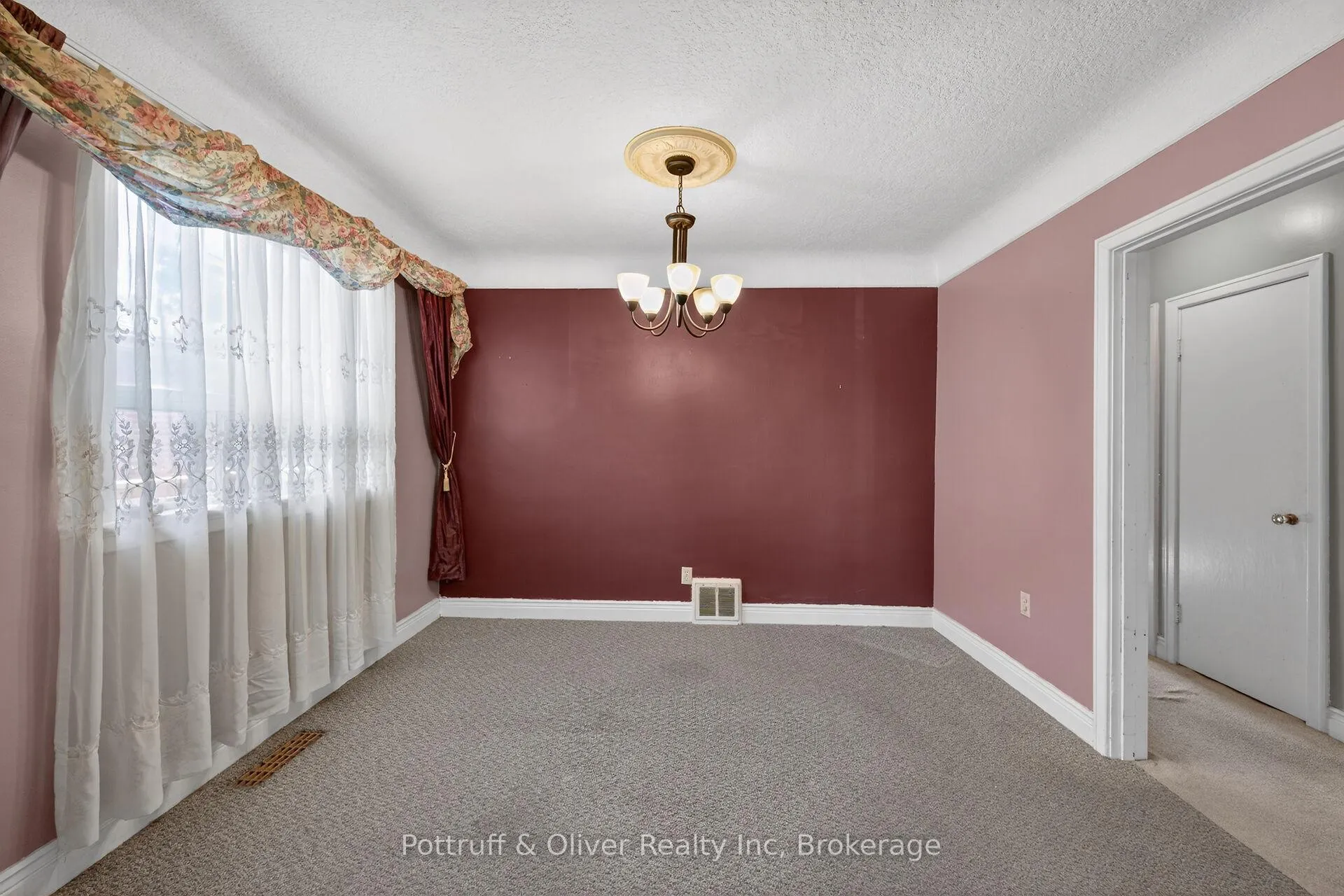 Photo 9 of 167 Taylor Avenue, Hamilton, Glenview — HOMEH