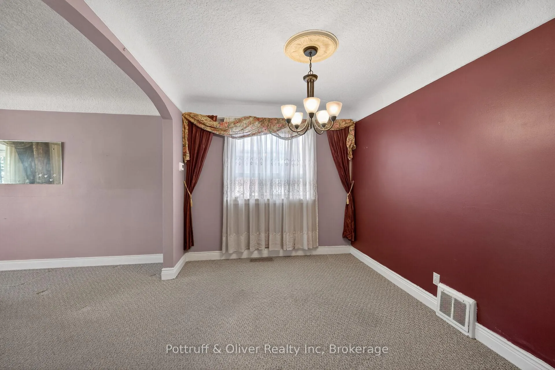 Photo 10 of 167 Taylor Avenue, Hamilton, Glenview — HOMEH