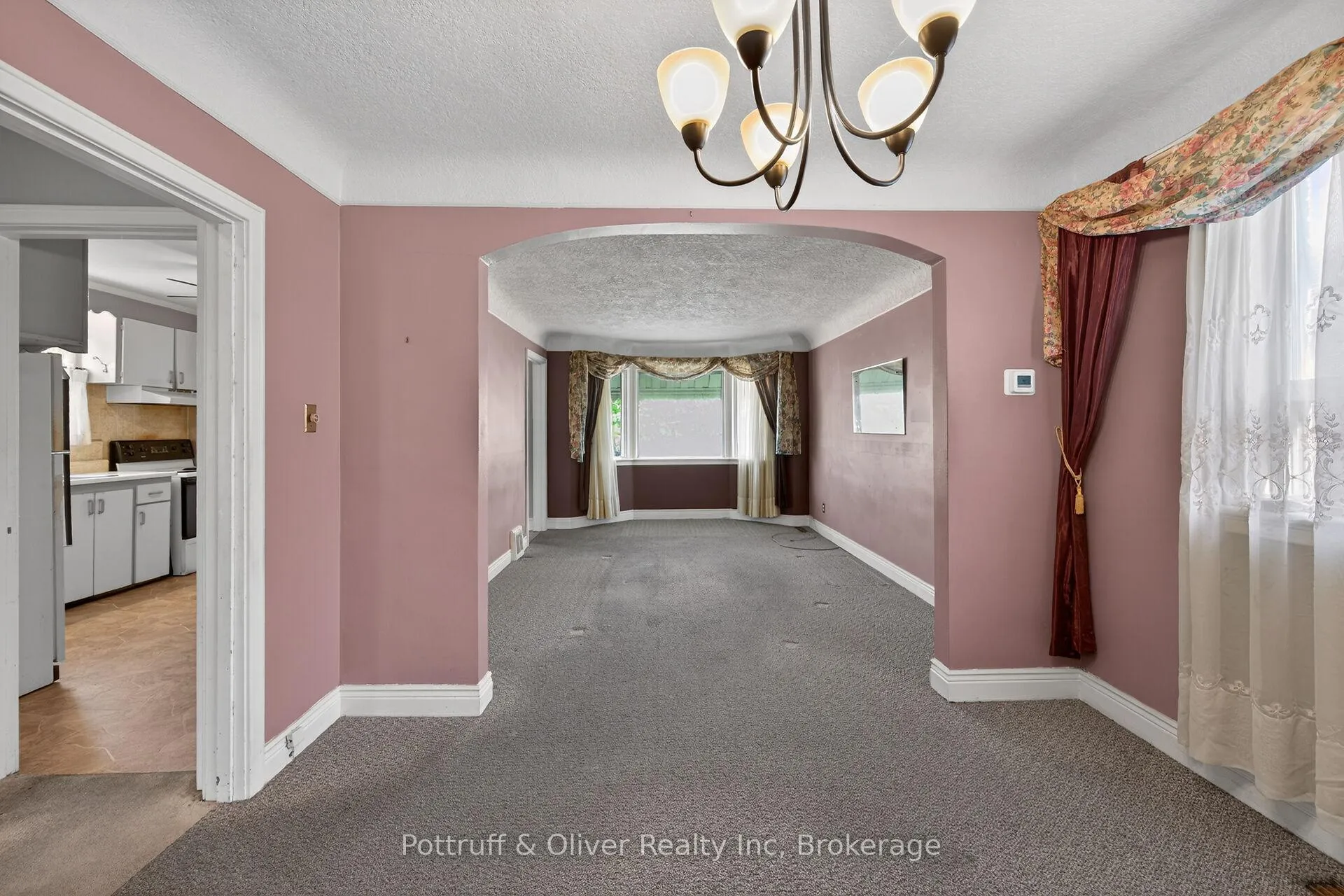 Photo 11 of 167 Taylor Avenue, Hamilton, Glenview — HOMEH