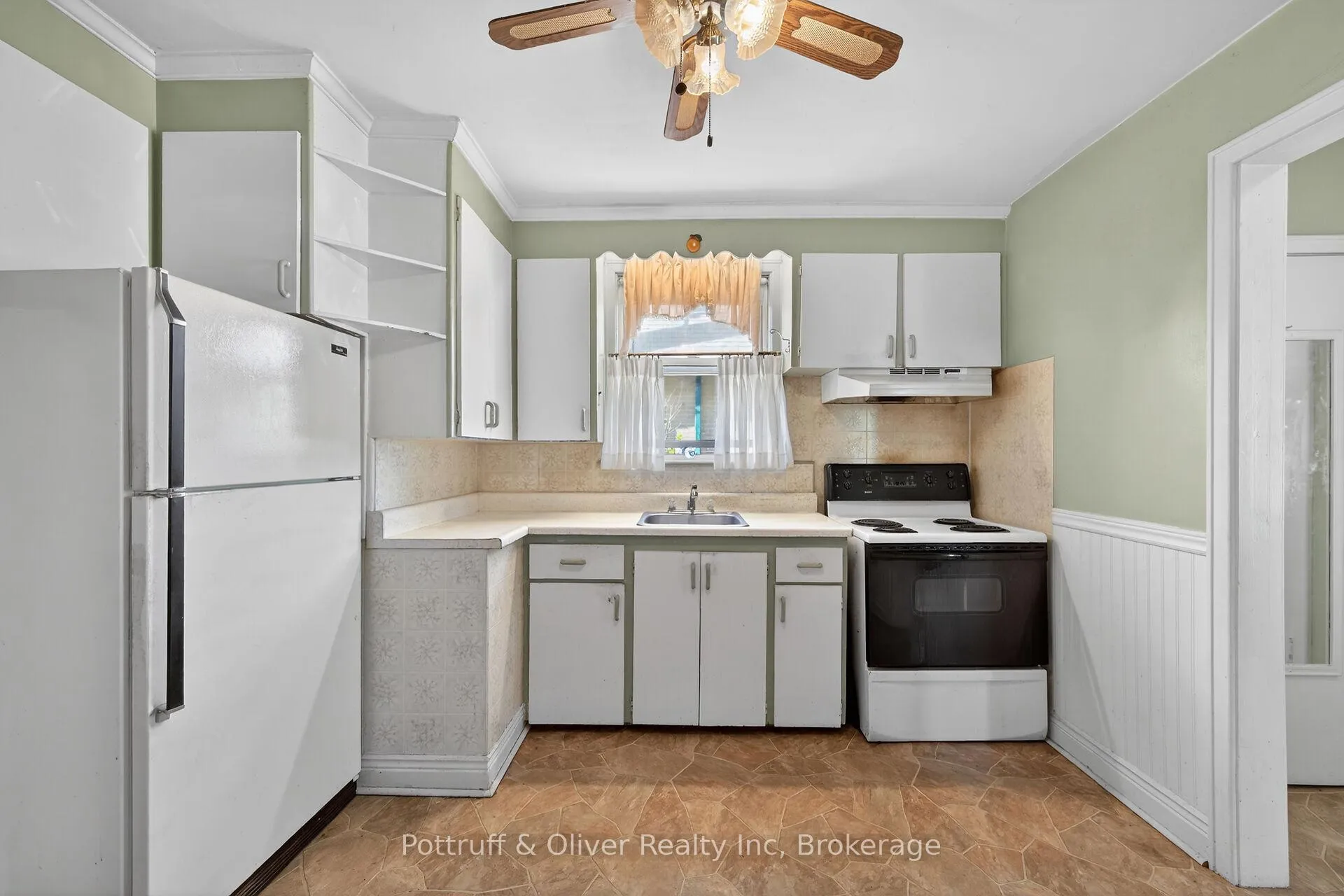 Photo 13 of 167 Taylor Avenue, Hamilton, Glenview — HOMEH
