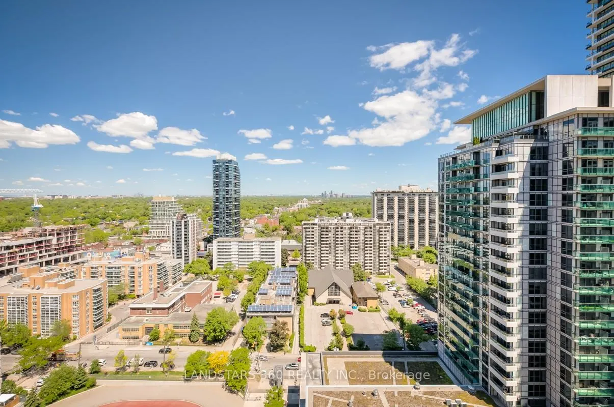 Photo 7 of Unit 2120, 70 Roehampton Avenue, Toronto, Mount Pleasant West — HOMEH