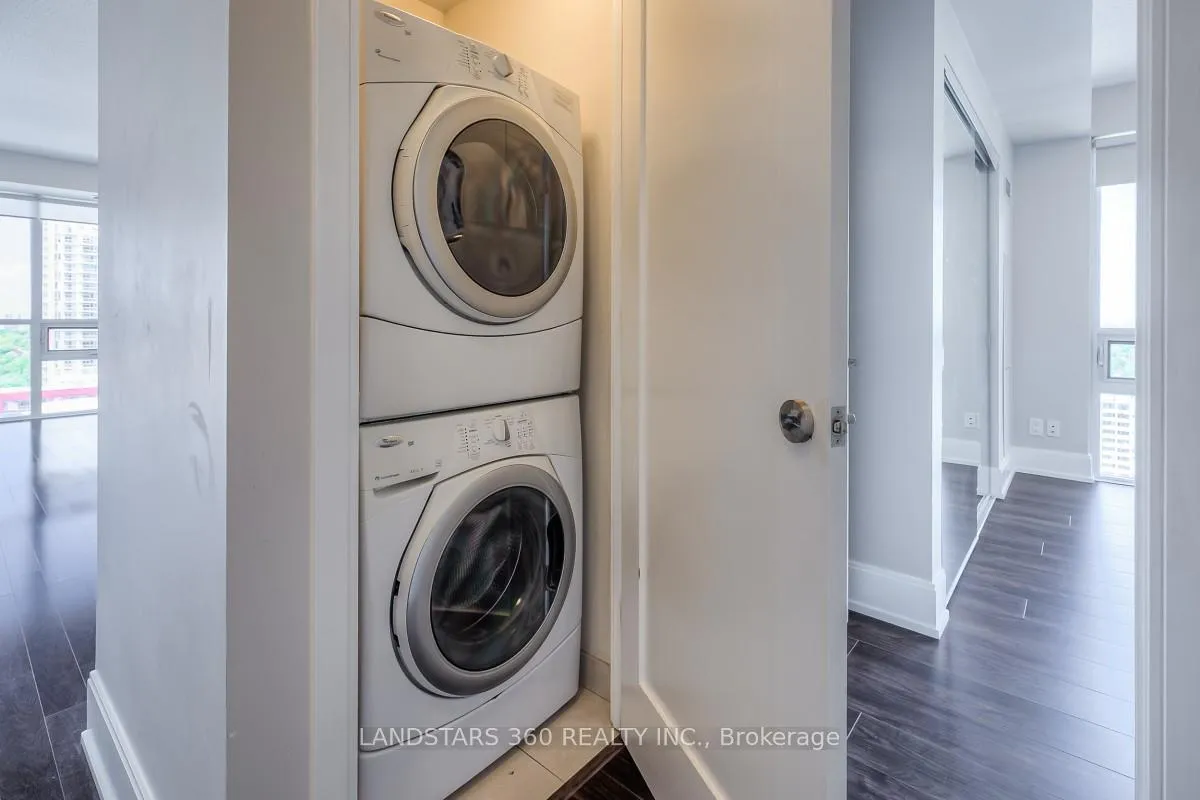 Photo 13 of Unit 2120, 70 Roehampton Avenue, Toronto, Mount Pleasant West — HOMEH
