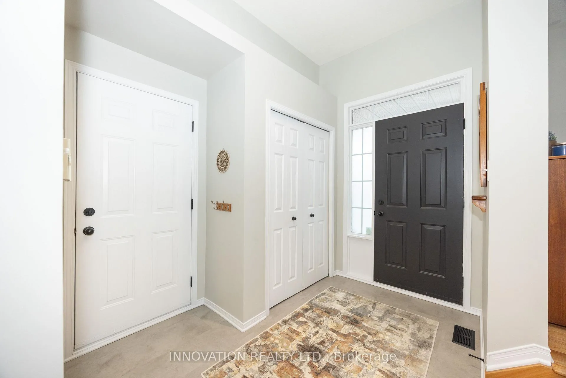Photo 3 of 15 Whithorn Avenue, Ottawa, Kanata - Morgan's Grant/South March — HOMEH