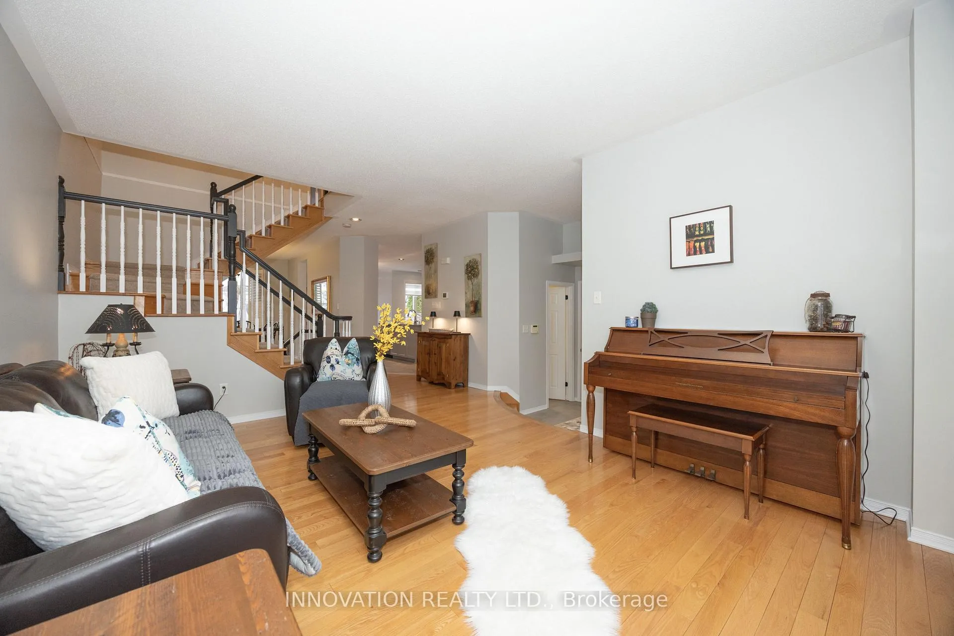 Photo 5 of 15 Whithorn Avenue, Ottawa, Kanata - Morgan's Grant/South March — HOMEH