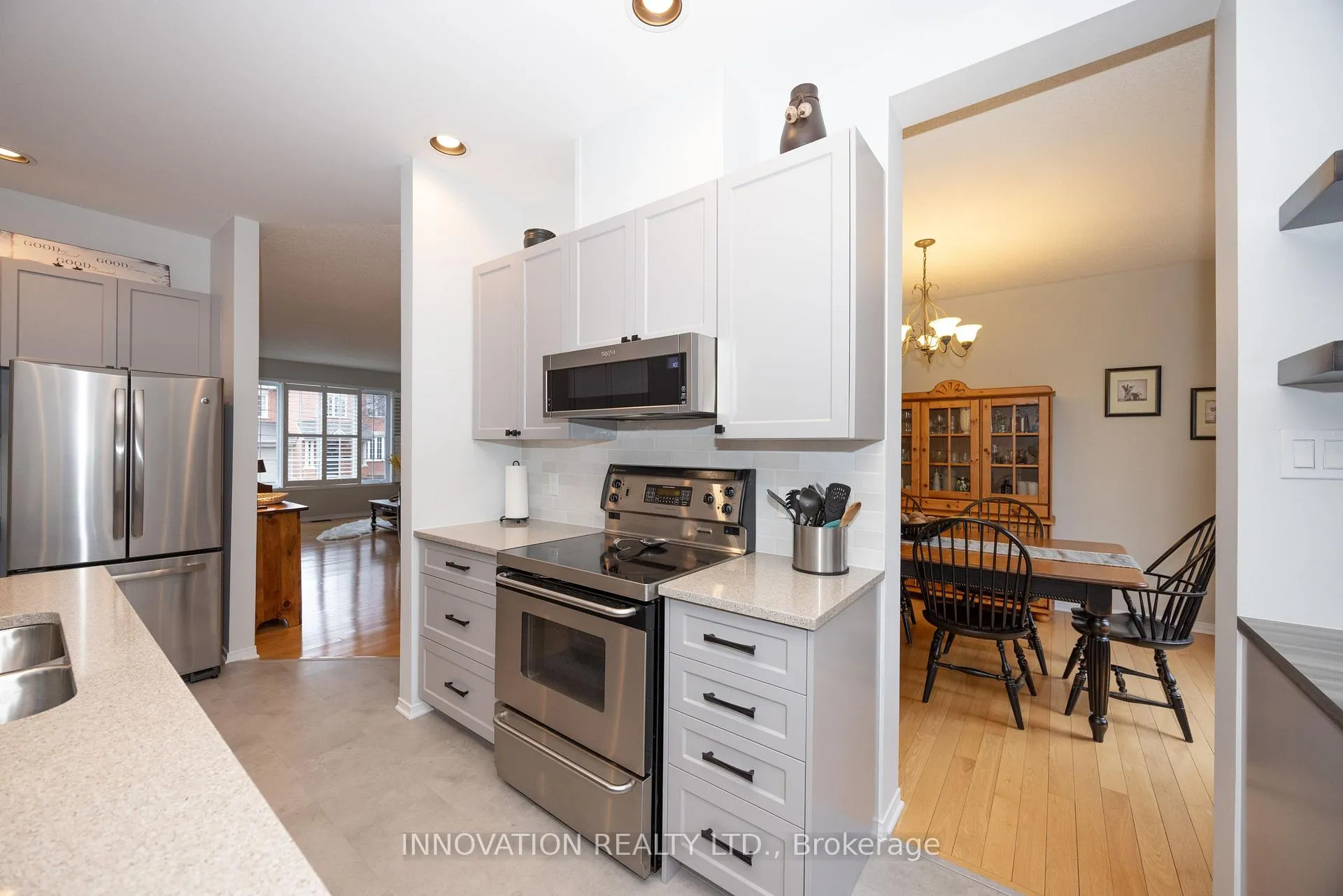 Photo 11 of 15 Whithorn Avenue, Ottawa, Kanata - Morgan's Grant/South March — HOMEH