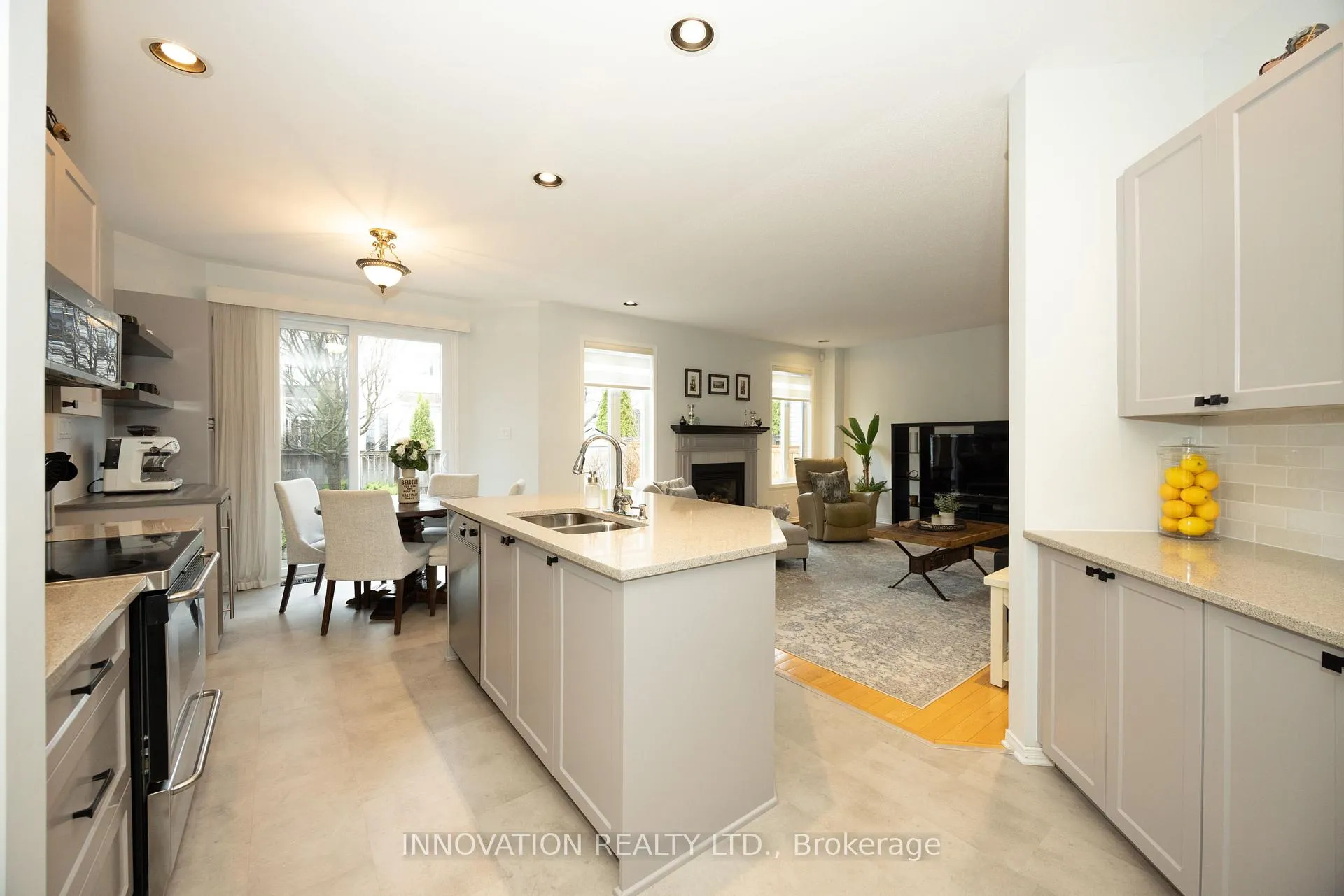 Photo 12 of 15 Whithorn Avenue, Ottawa, Kanata - Morgan's Grant/South March — HOMEH