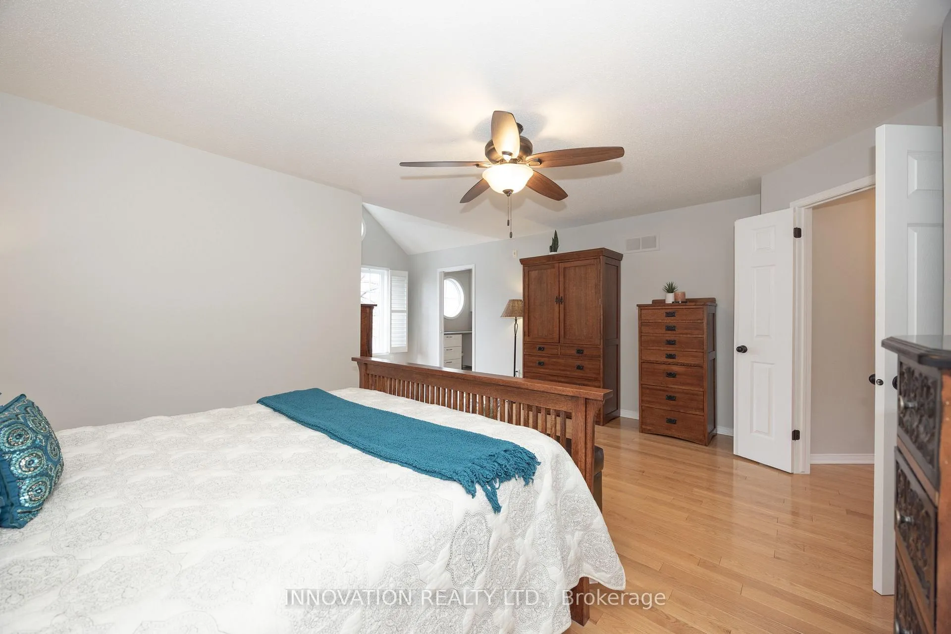 Photo 22 of 15 Whithorn Avenue, Ottawa, Kanata - Morgan's Grant/South March — HOMEH