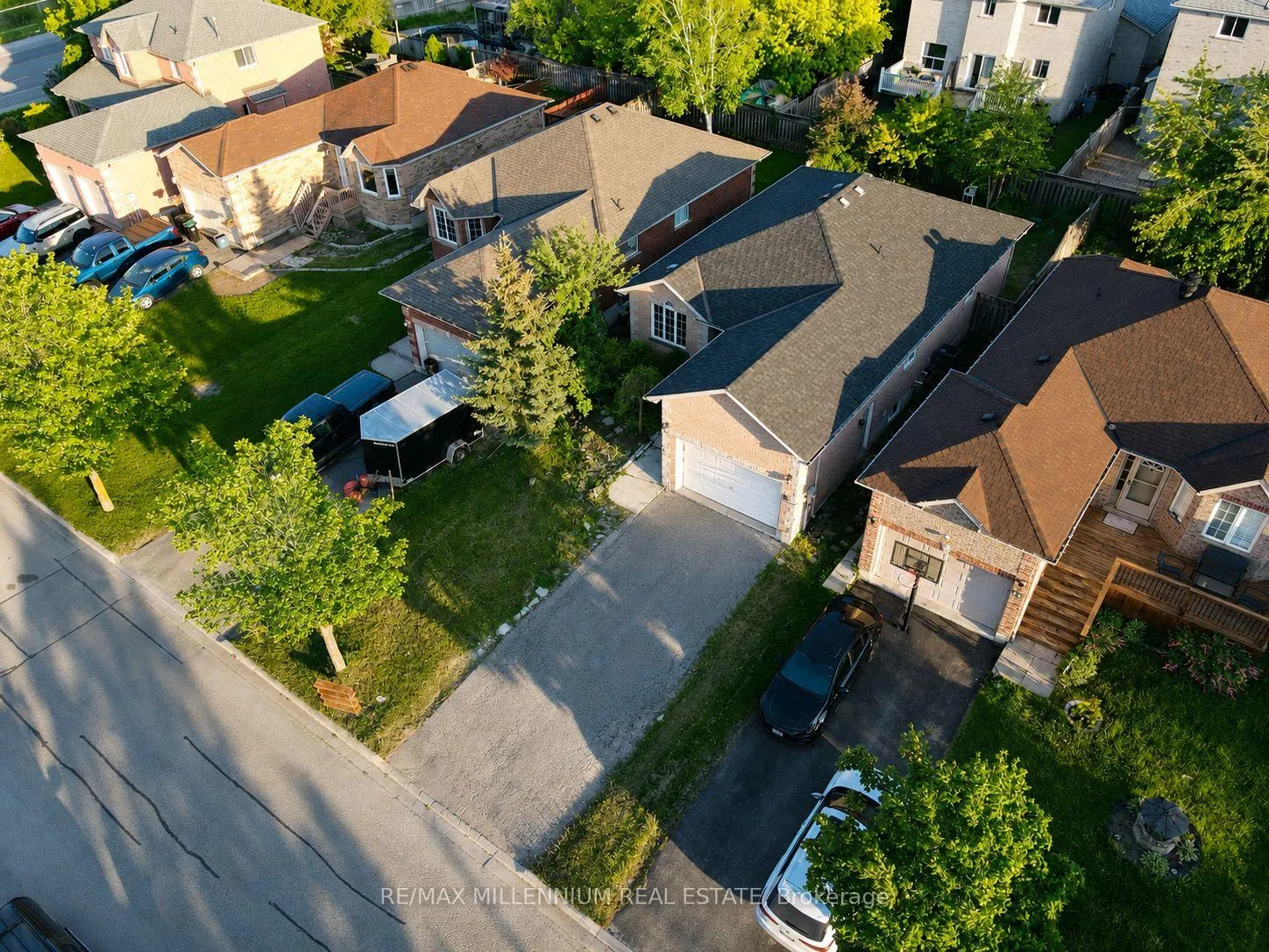 Photo 4 of 15 Quinlan Road, Barrie, Georgian Drive — HOMEH