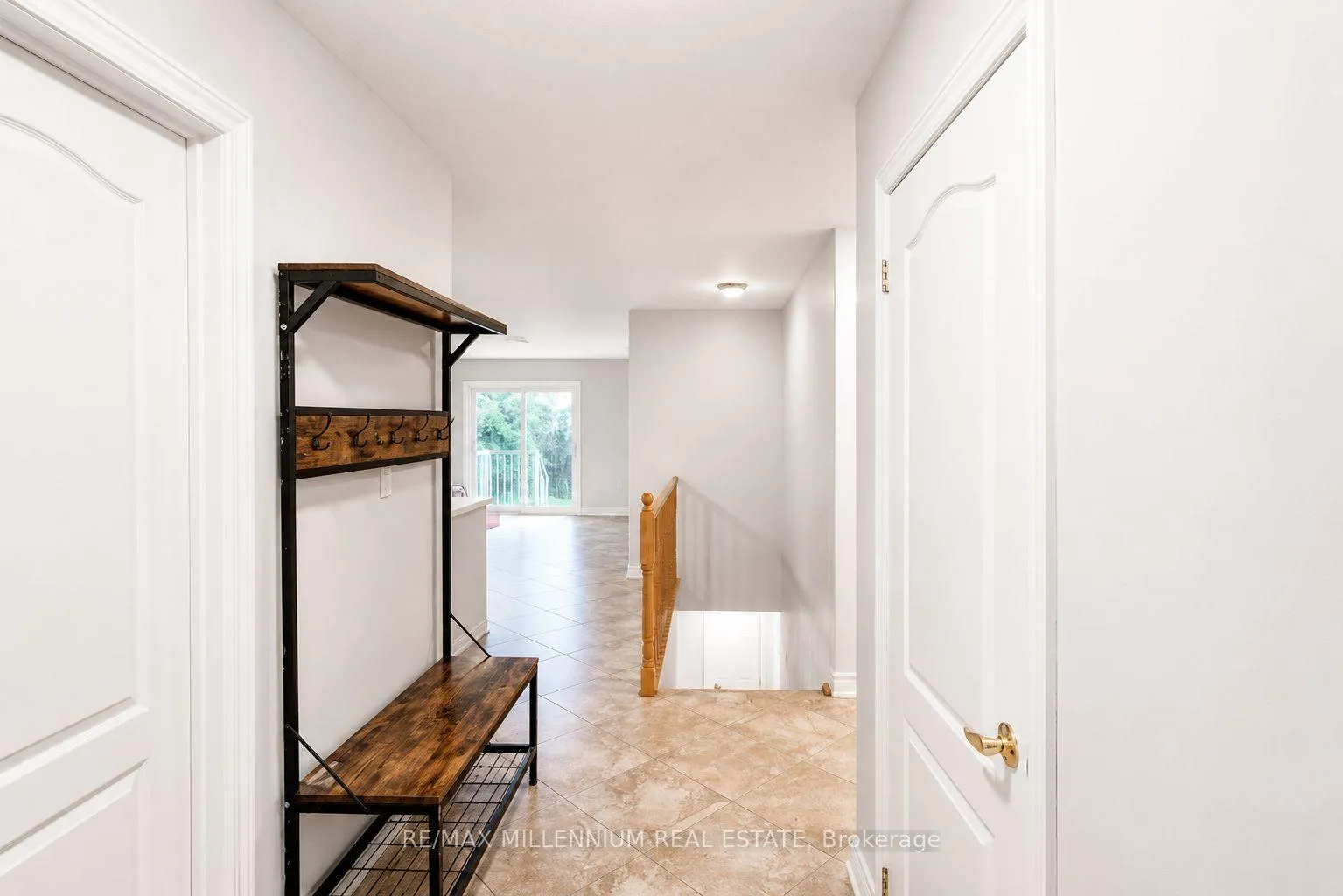 Photo 5 of 15 Quinlan Road, Barrie, Georgian Drive — HOMEH
