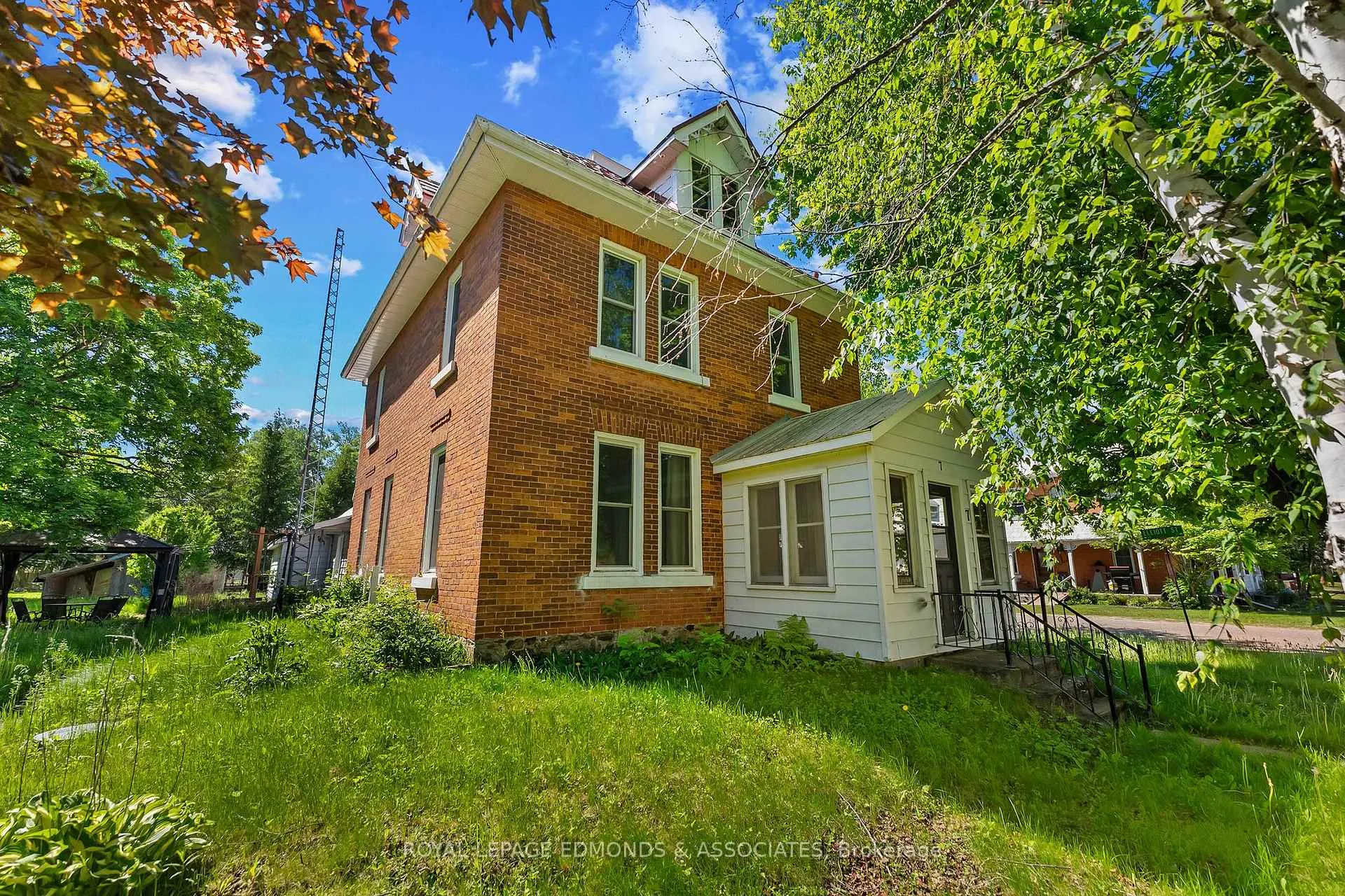 Front of 7 Little Street