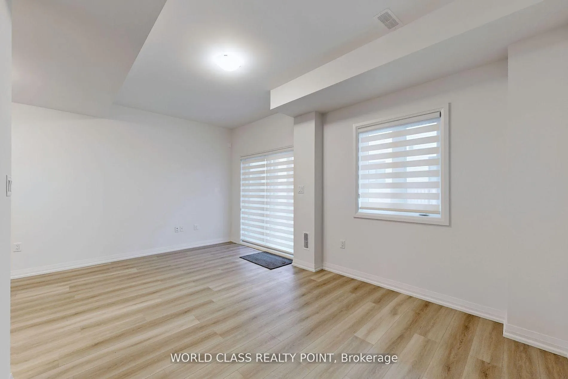 Photo 4 of Unit 34, 55 Tom Brown Drive, Brant, Paris — HOMEH