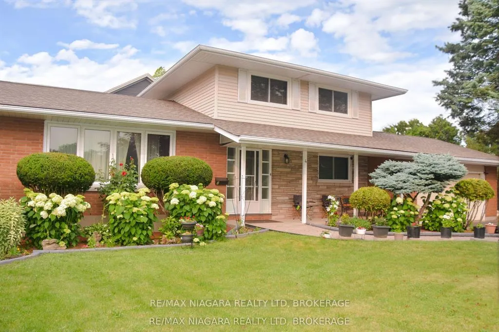 Photo 2 of 4 Tanner Circle, St. Catharines, Lakeshore — HOMEH