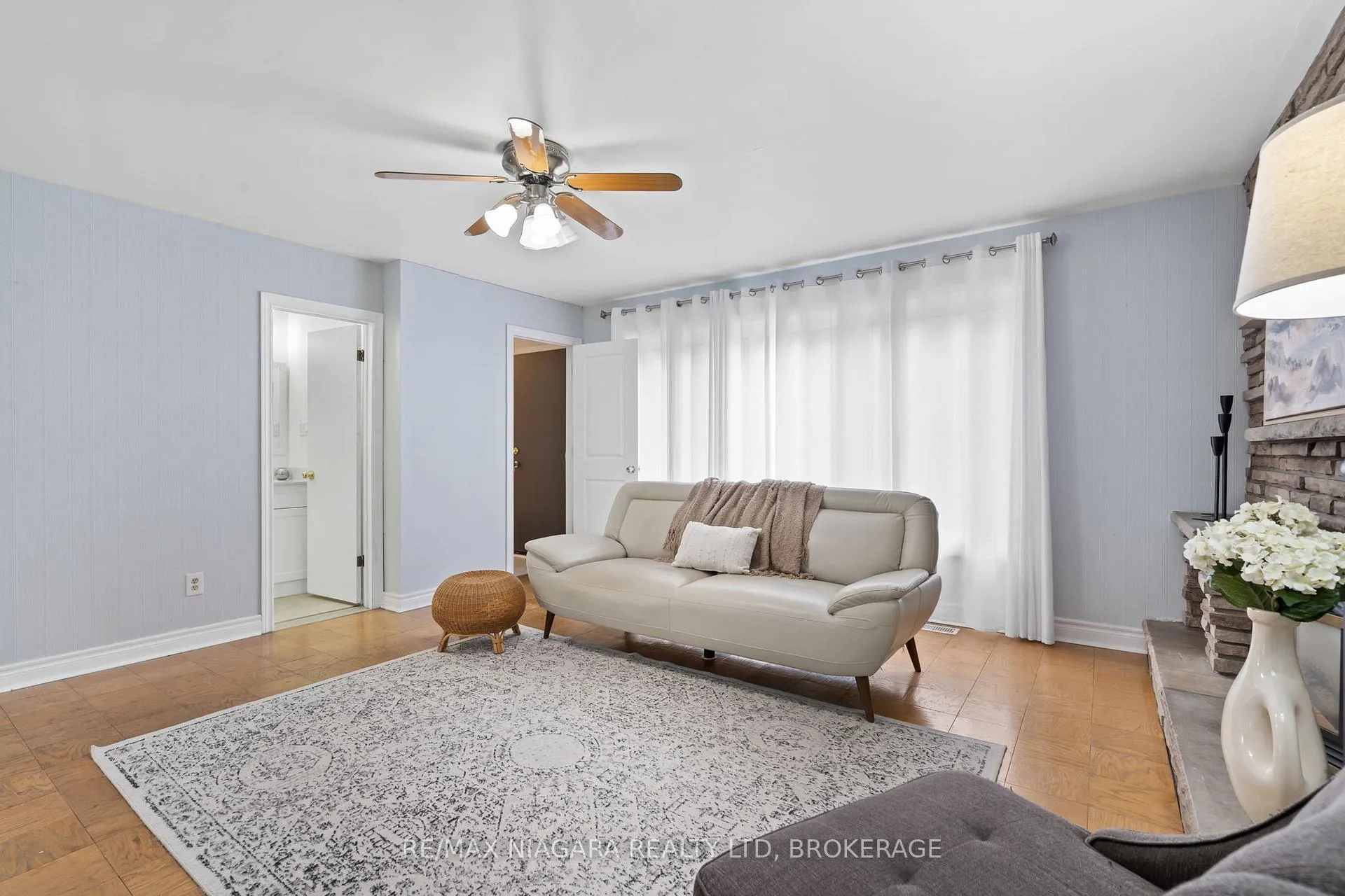 Photo 15 of 4 Tanner Circle, St. Catharines, Lakeshore — HOMEH