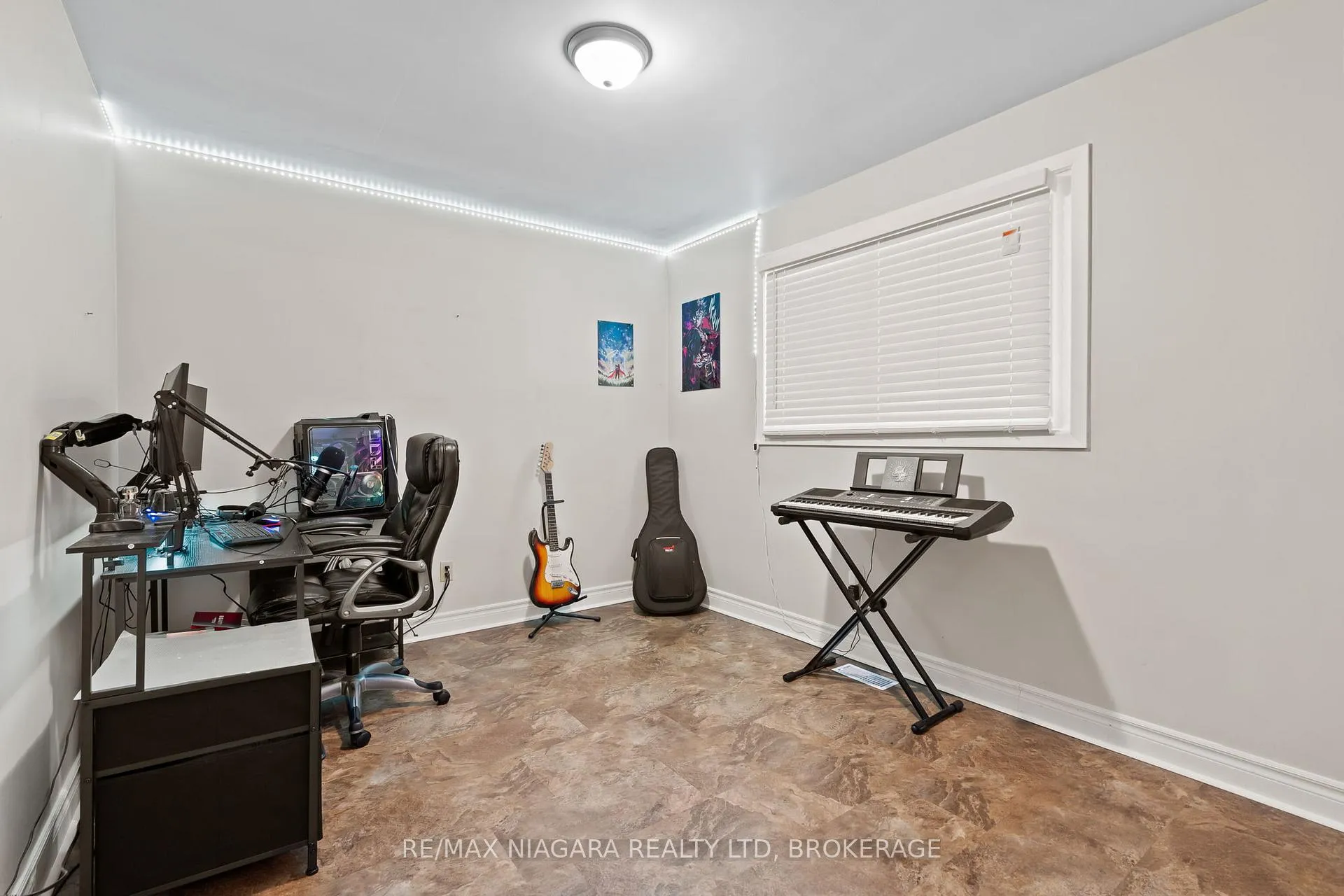 Photo 17 of 4 Tanner Circle, St. Catharines, Lakeshore — HOMEH