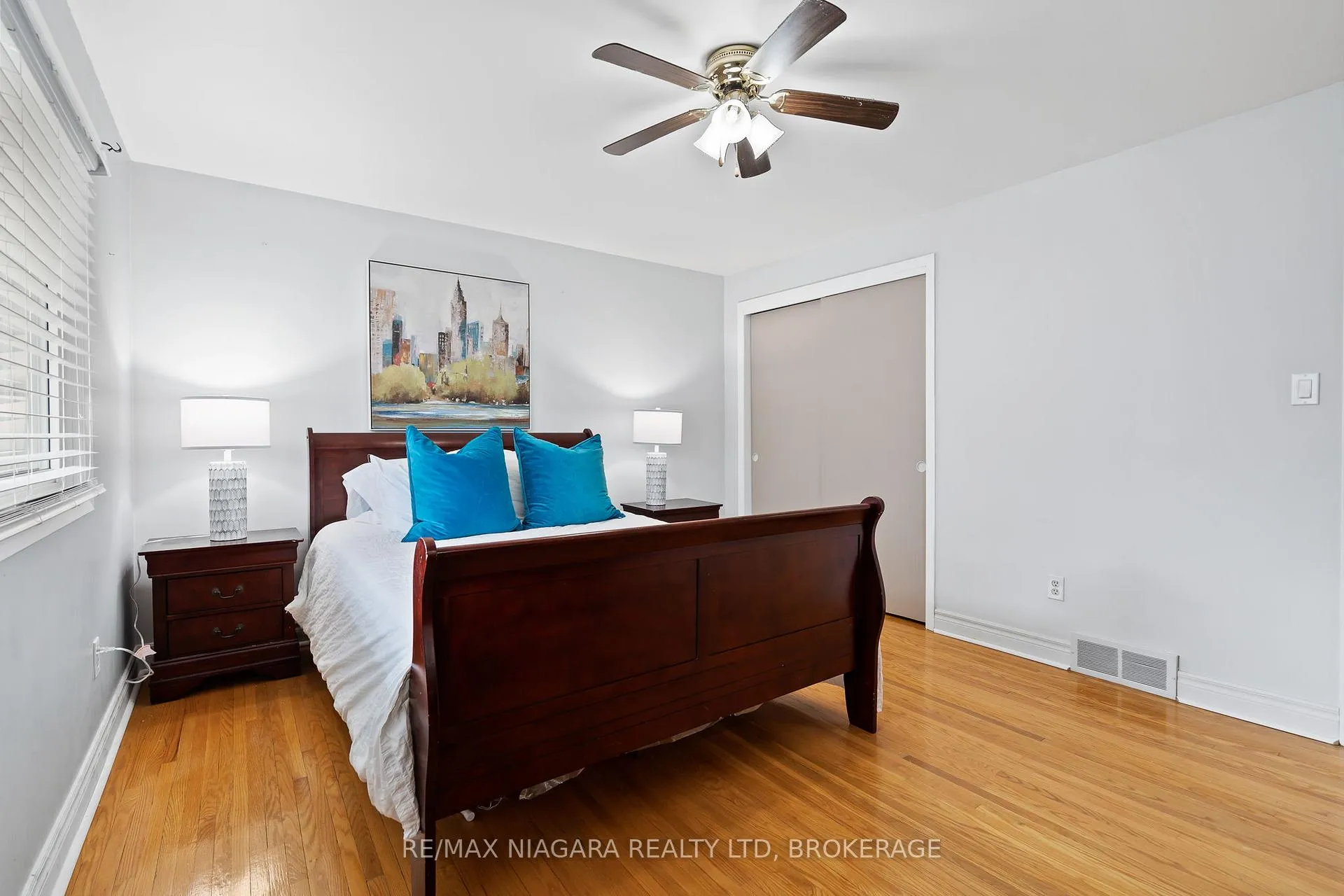 Photo 19 of 4 Tanner Circle, St. Catharines, Lakeshore — HOMEH