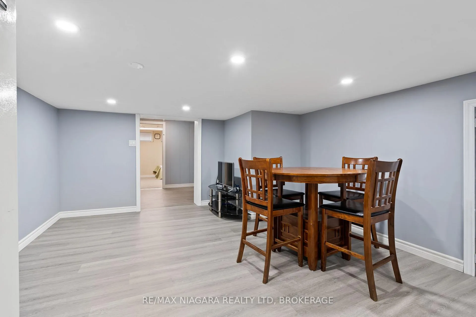 Photo 27 of 4 Tanner Circle, St. Catharines, Lakeshore — HOMEH