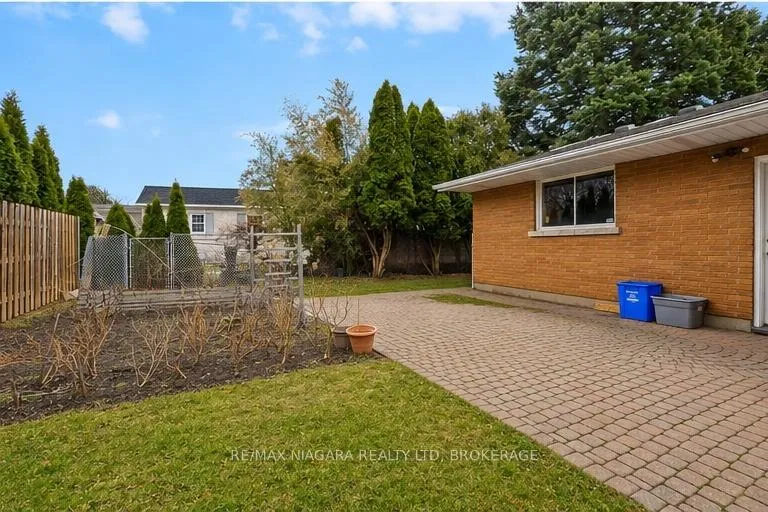 Photo 36 of 4 Tanner Circle, St. Catharines, Lakeshore — HOMEH