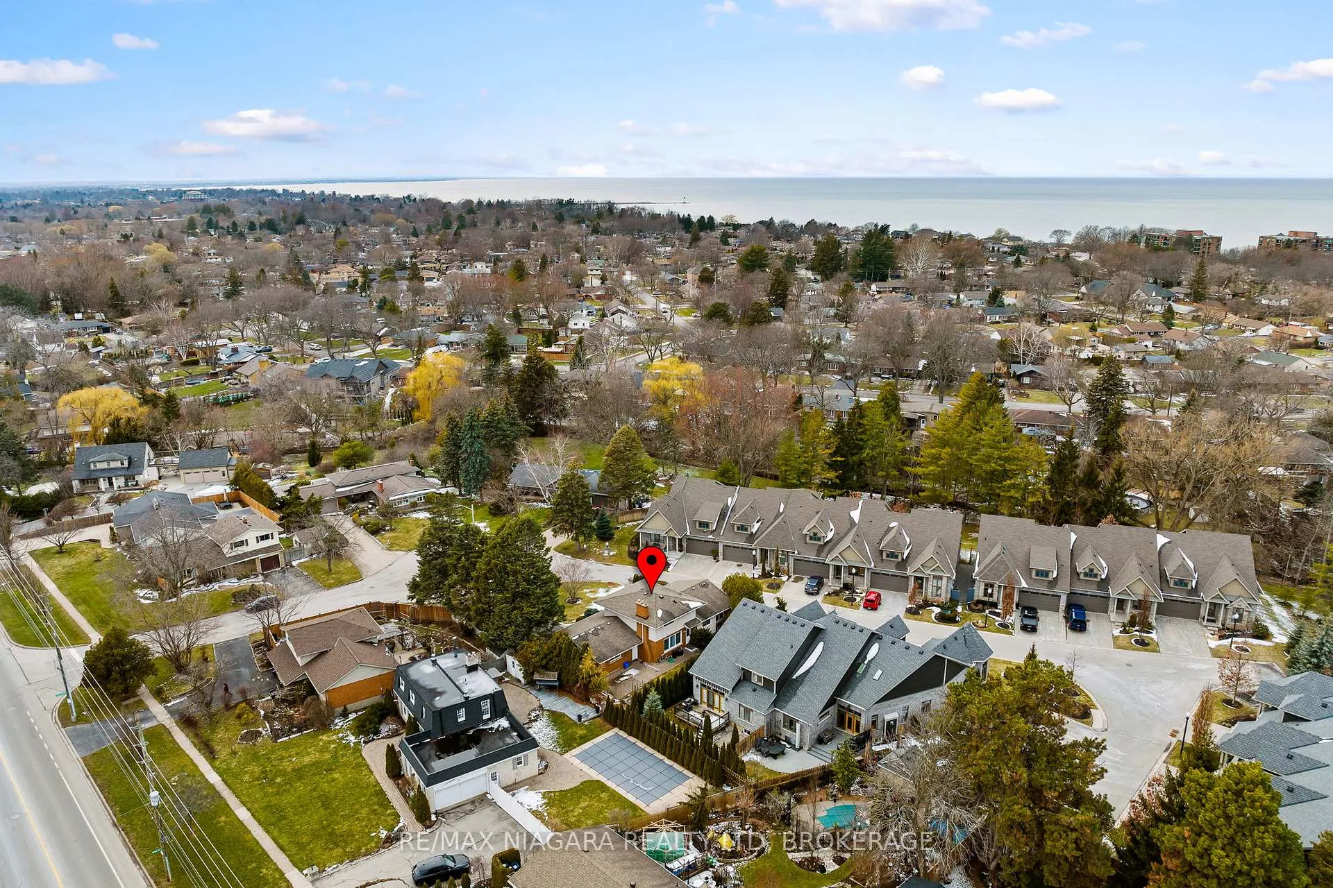 Photo 39 of 4 Tanner Circle, St. Catharines, Lakeshore — HOMEH