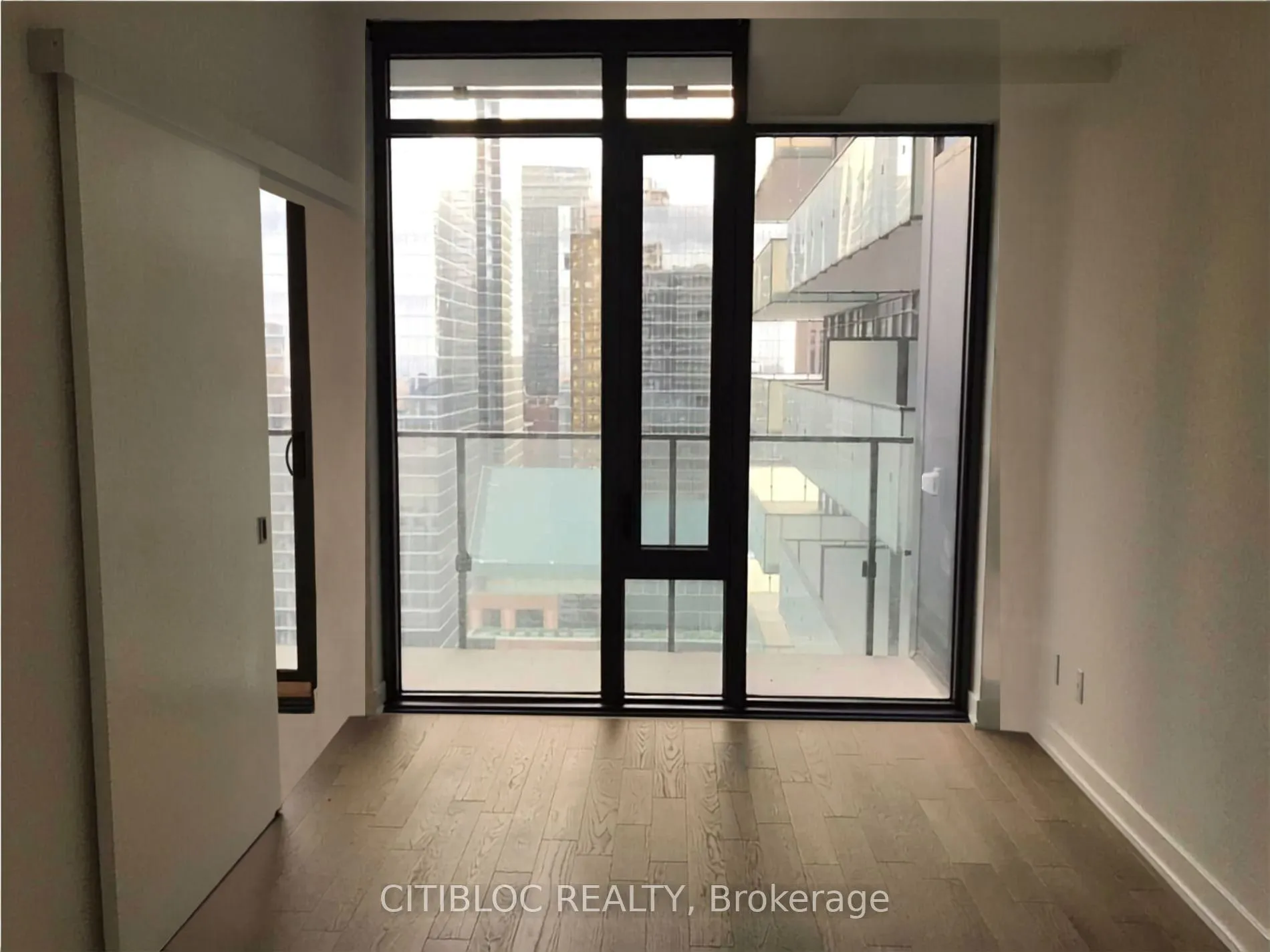 Photo 4 of Unit 2907, 25 Richmond Street E, Toronto, Church-Yonge Corridor — HOMEH