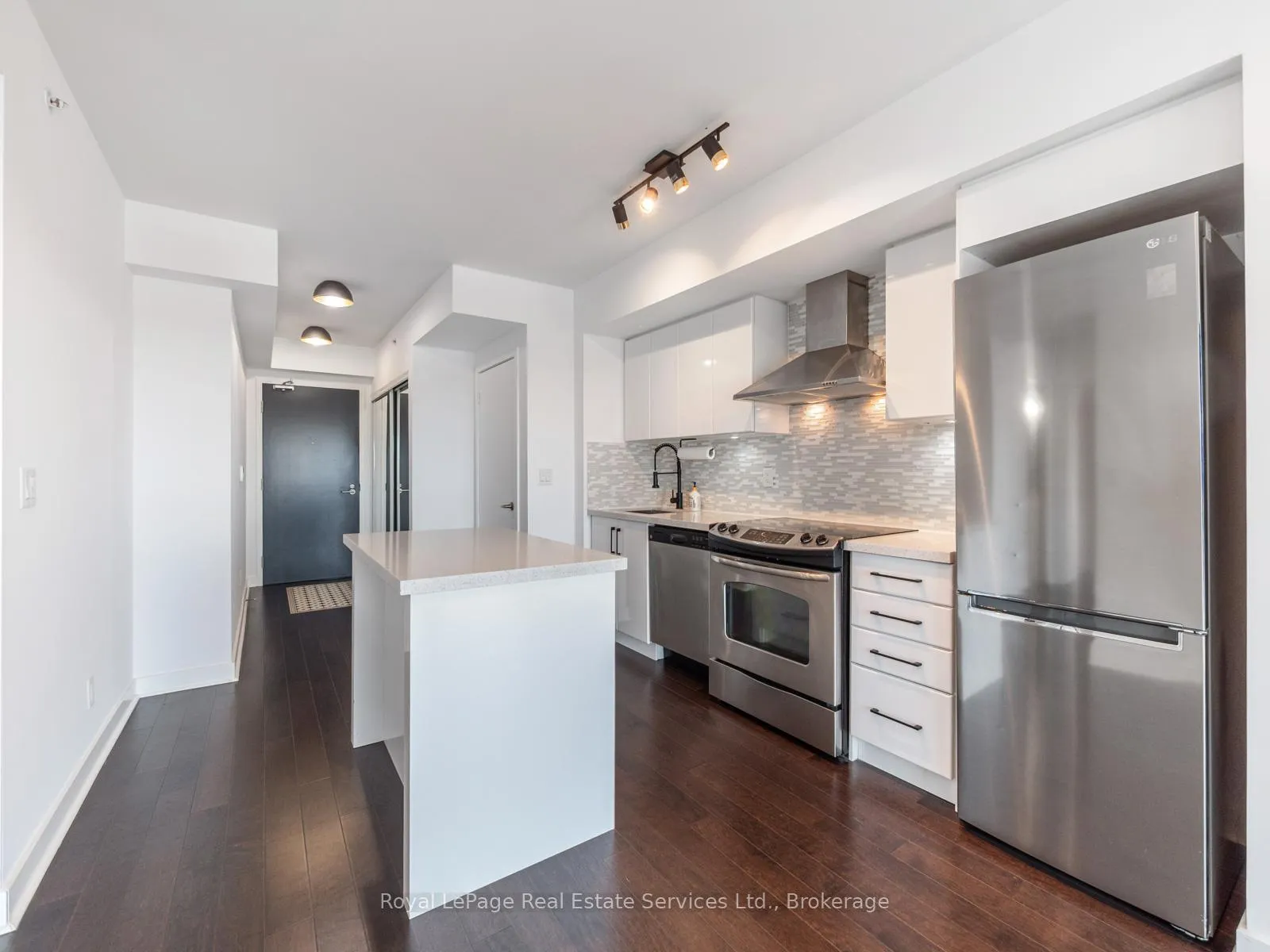 Photo 5 of Unit 1711, 58 Orchard View Boulevard, Toronto, Yonge-Eglinton — HOMEH