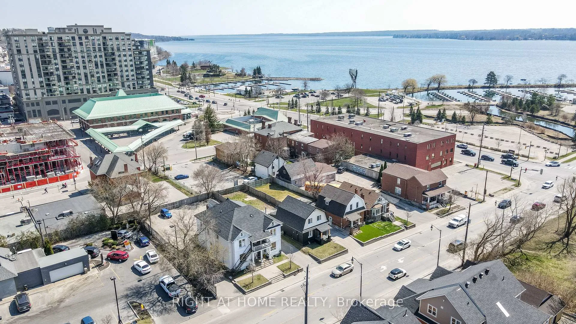Photo 16 of 35 Toronto Street, Barrie, City Centre — HOMEH