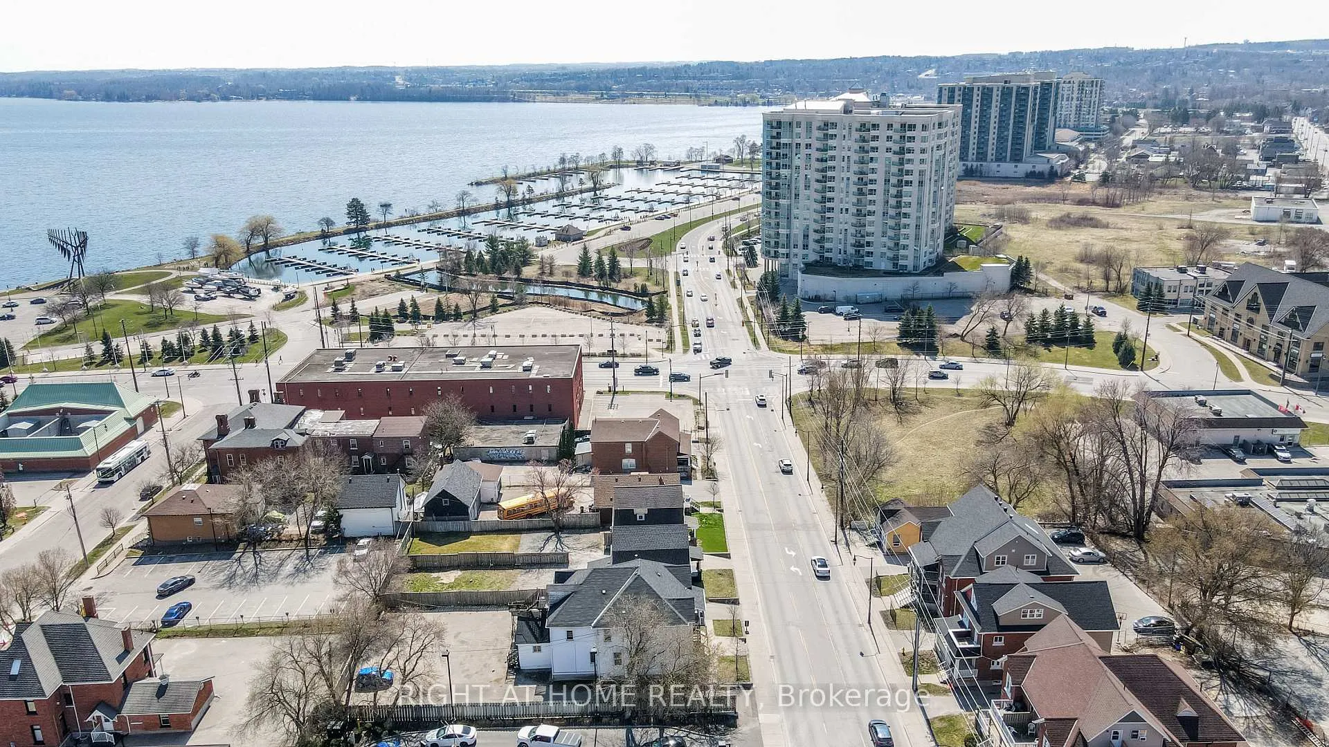 Photo 17 of 35 Toronto Street, Barrie, City Centre — HOMEH