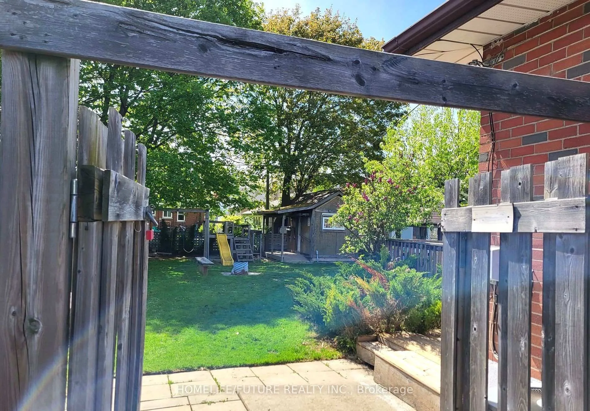 Photo 2 of Unit Upper, 214 Windsor Street, Oshawa, Donevan — HOMEH