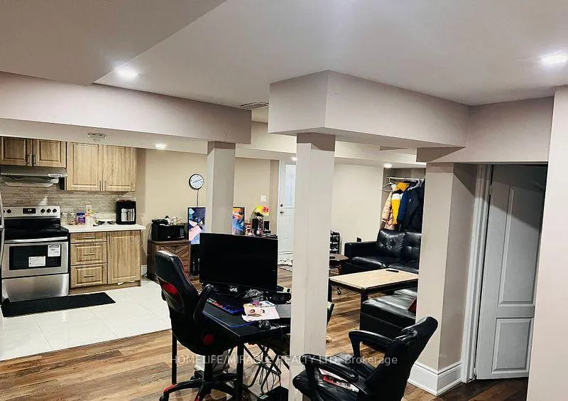 Photo 7 of Unit Basement, 4 Fanning Trail, Brampton, Toronto Gore Rural Estate — HOMEH