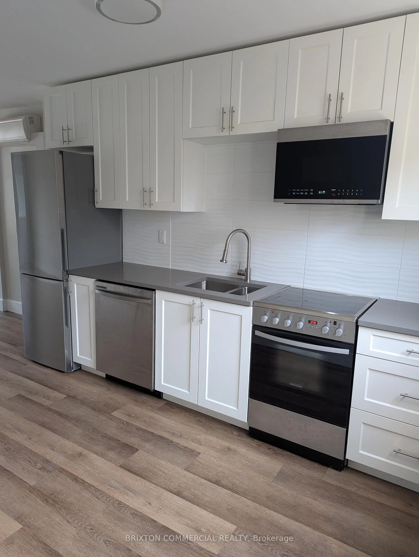 Photo 8 of Unit 303, 75 Elm Street, St. Thomas — HOMEH