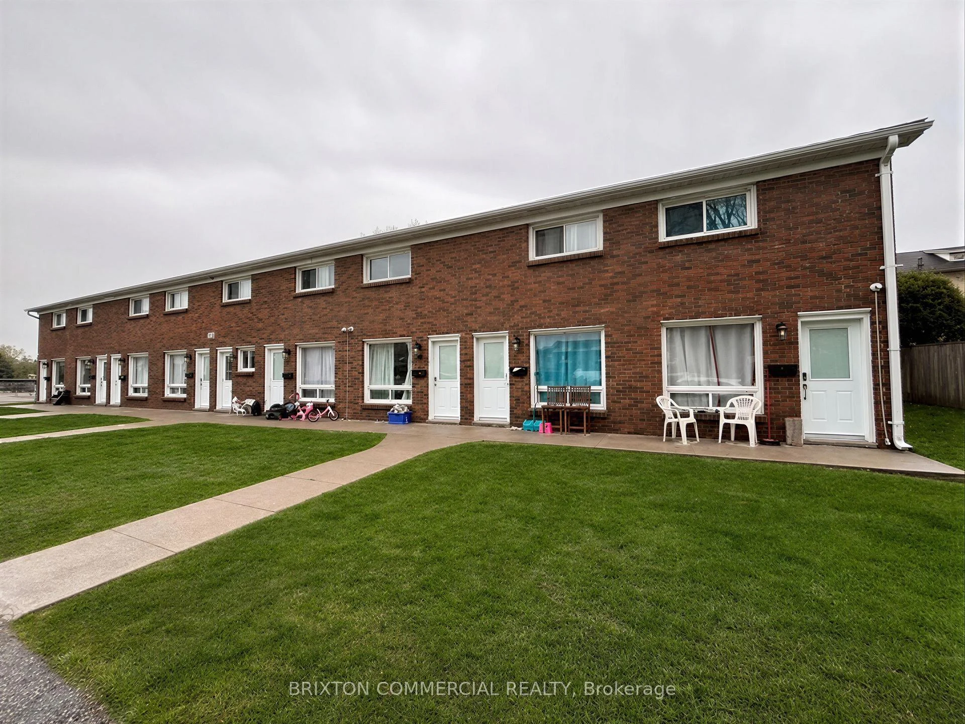 Photo 4 of Unit 303, 75 Elm Street, St. Thomas — HOMEH