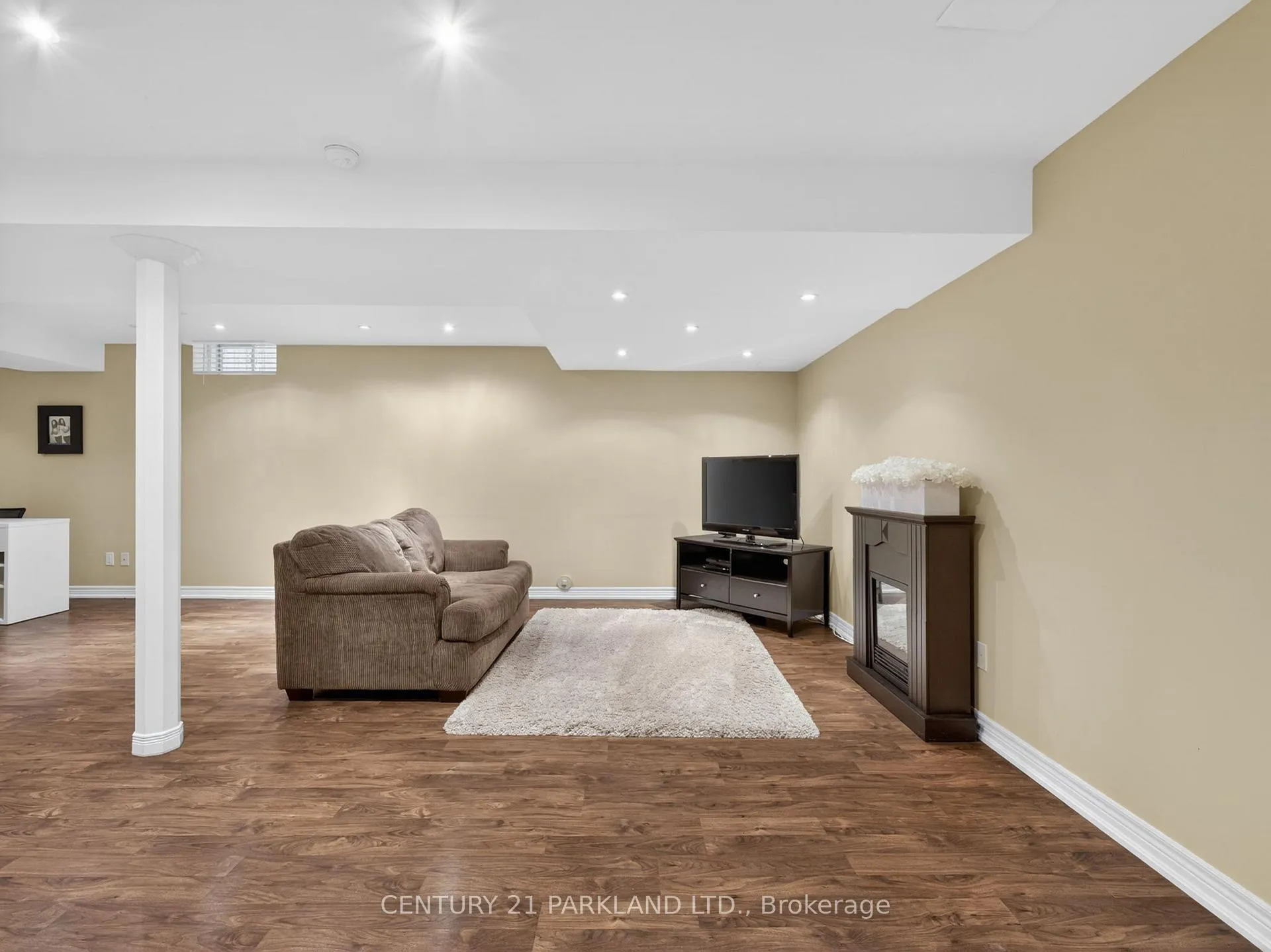 Photo 13 of 50 Esposito Drive, Caledon, Bolton East — HOMEH