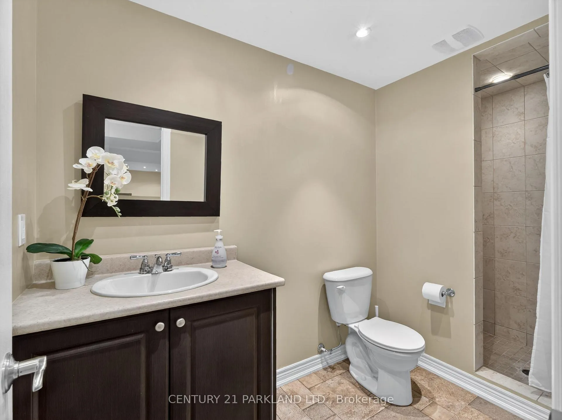 Photo 16 of 50 Esposito Drive, Caledon, Bolton East — HOMEH
