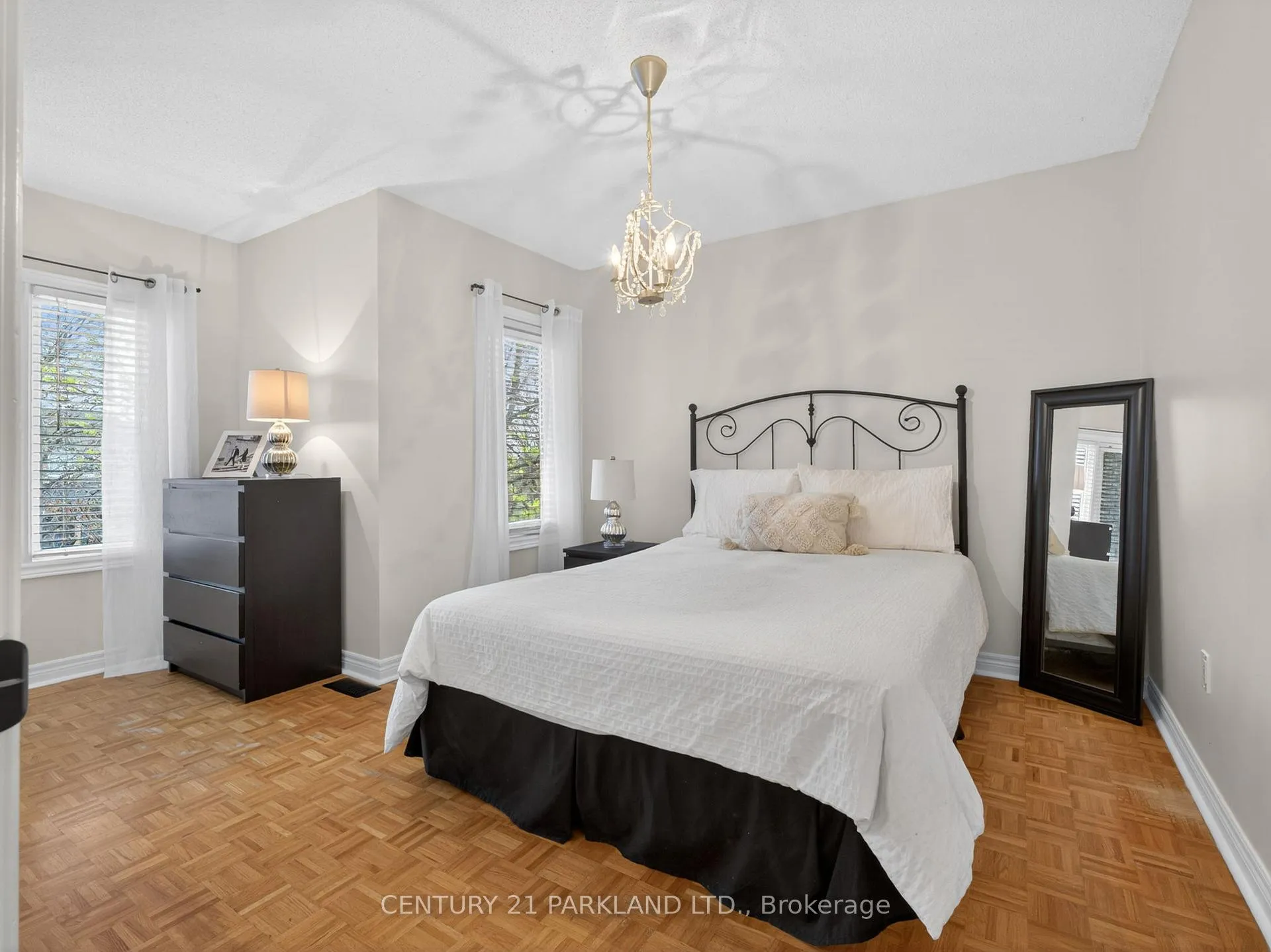 Photo 42 of 50 Esposito Drive, Caledon, Bolton East — HOMEH