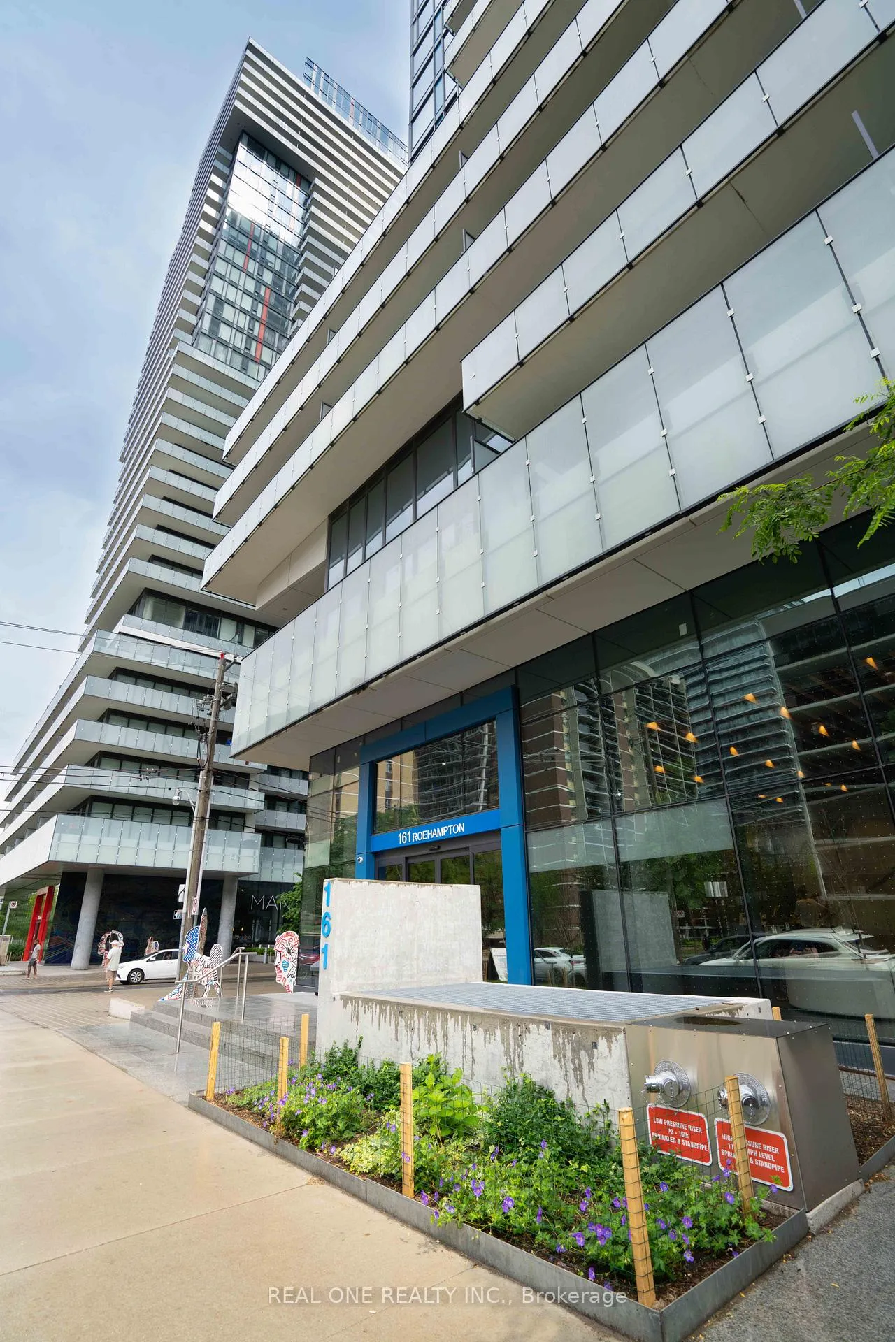 Photo 2 of Unit 318, 161 Roehampton Avenue, Toronto, Mount Pleasant West — HOMEH