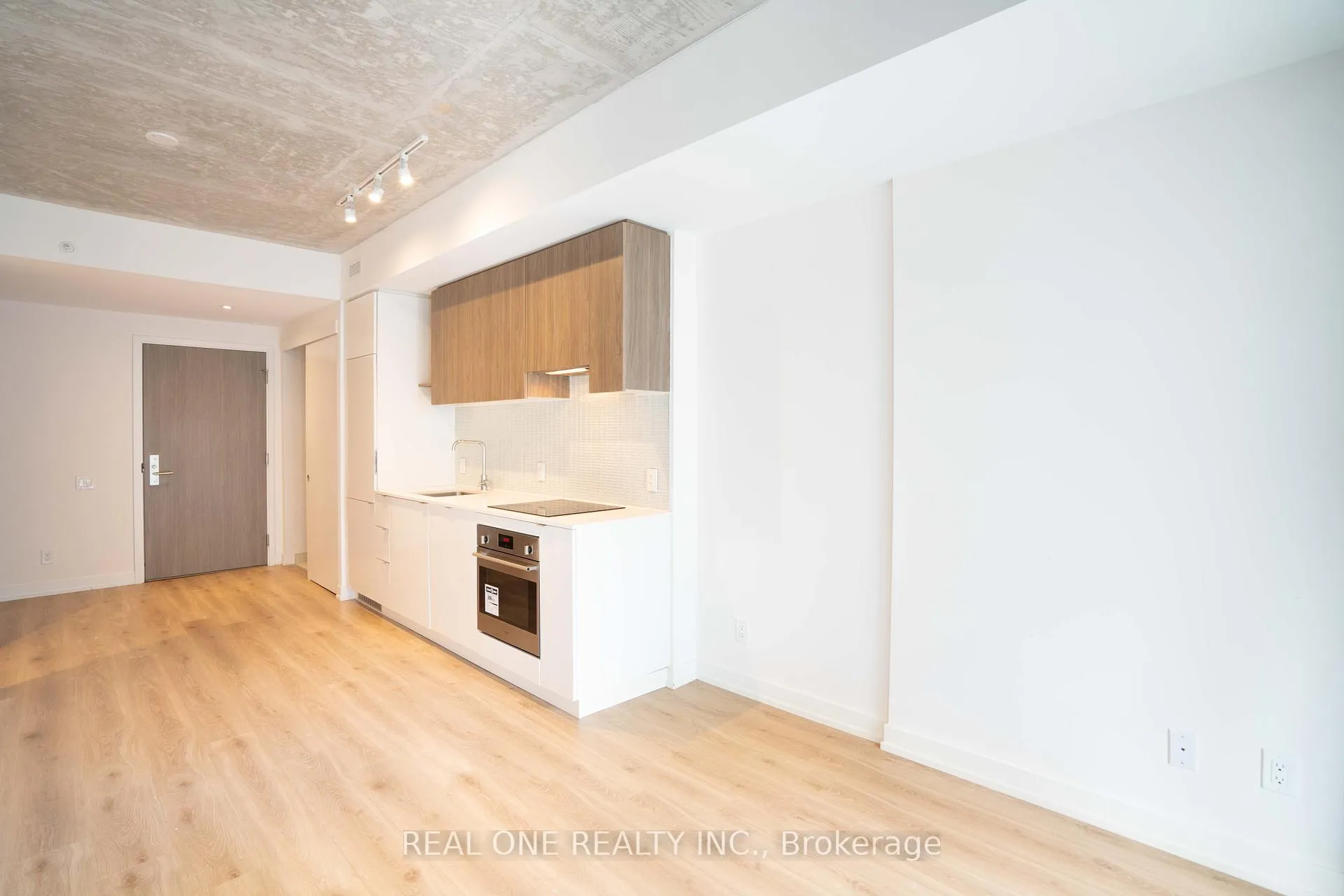 Photo 8 of Unit 318, 161 Roehampton Avenue, Toronto, Mount Pleasant West — HOMEH
