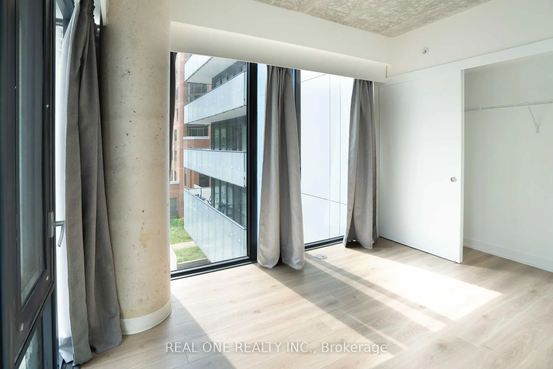 Photo 9 of Unit 318, 161 Roehampton Avenue, Toronto, Mount Pleasant West — HOMEH