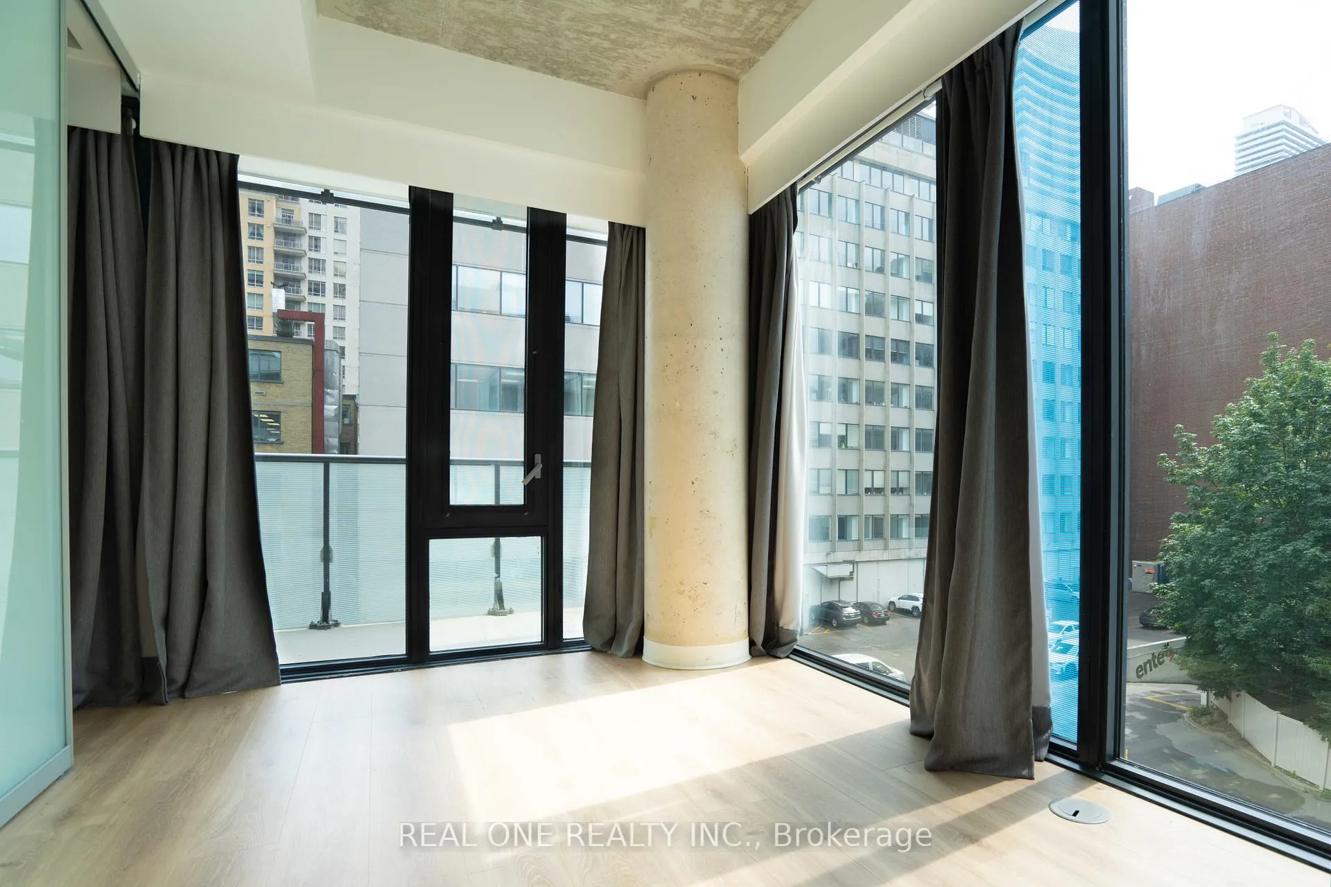 Photo 11 of Unit 318, 161 Roehampton Avenue, Toronto, Mount Pleasant West — HOMEH
